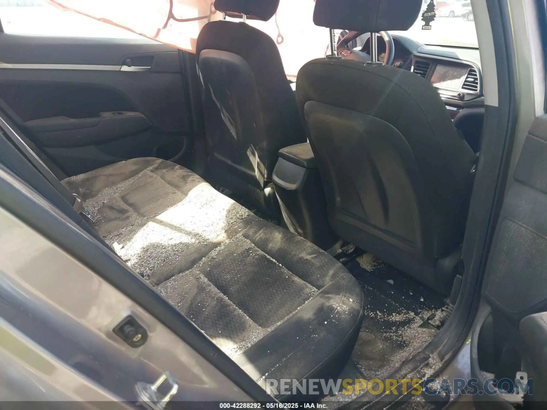 8 Photograph of a damaged car KMHD84LF7LU105161 HYUNDAI ELANTRA 2020