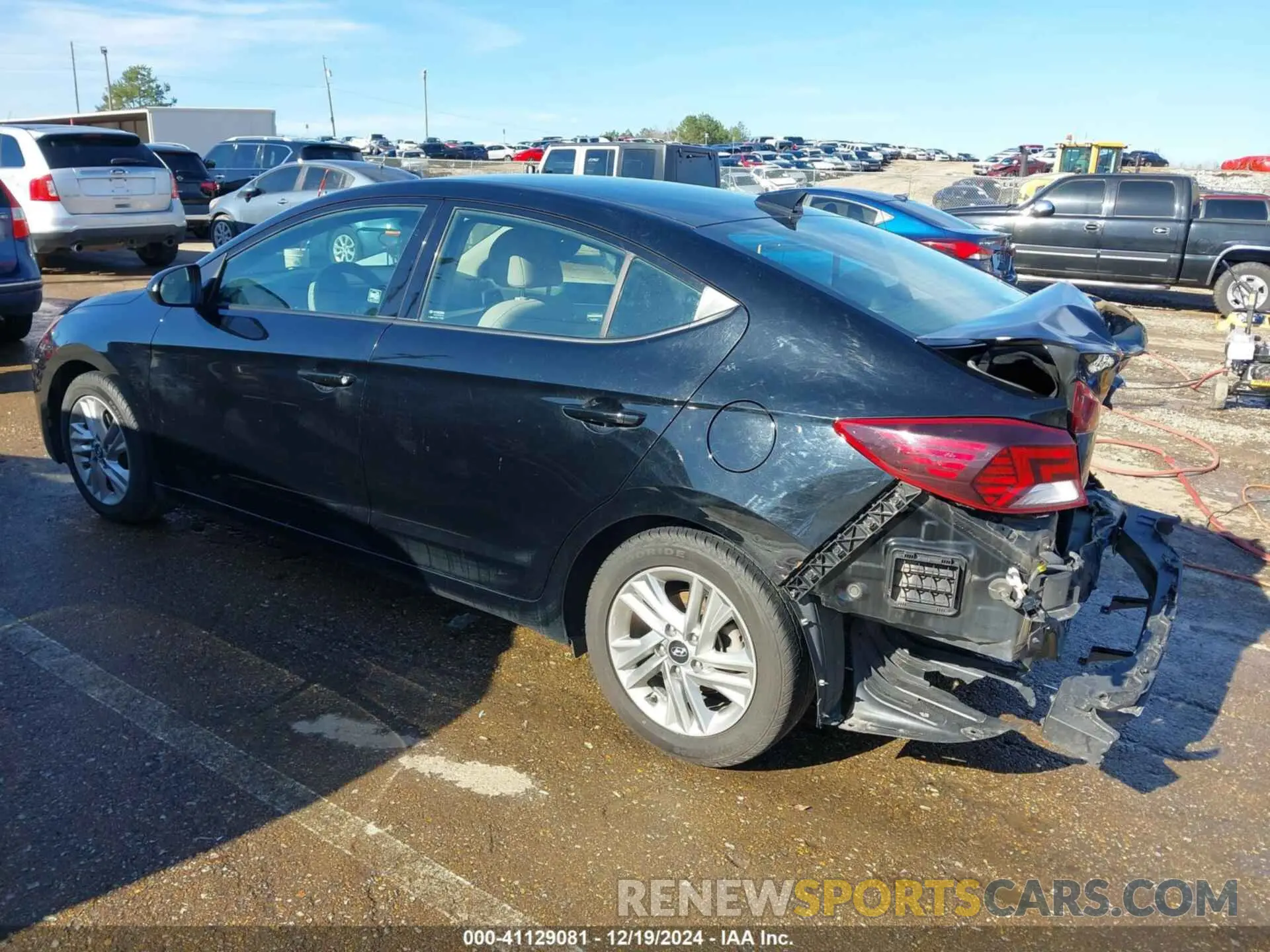 3 Photograph of a damaged car KMHD84LF7LU938409 HYUNDAI ELANTRA 2020