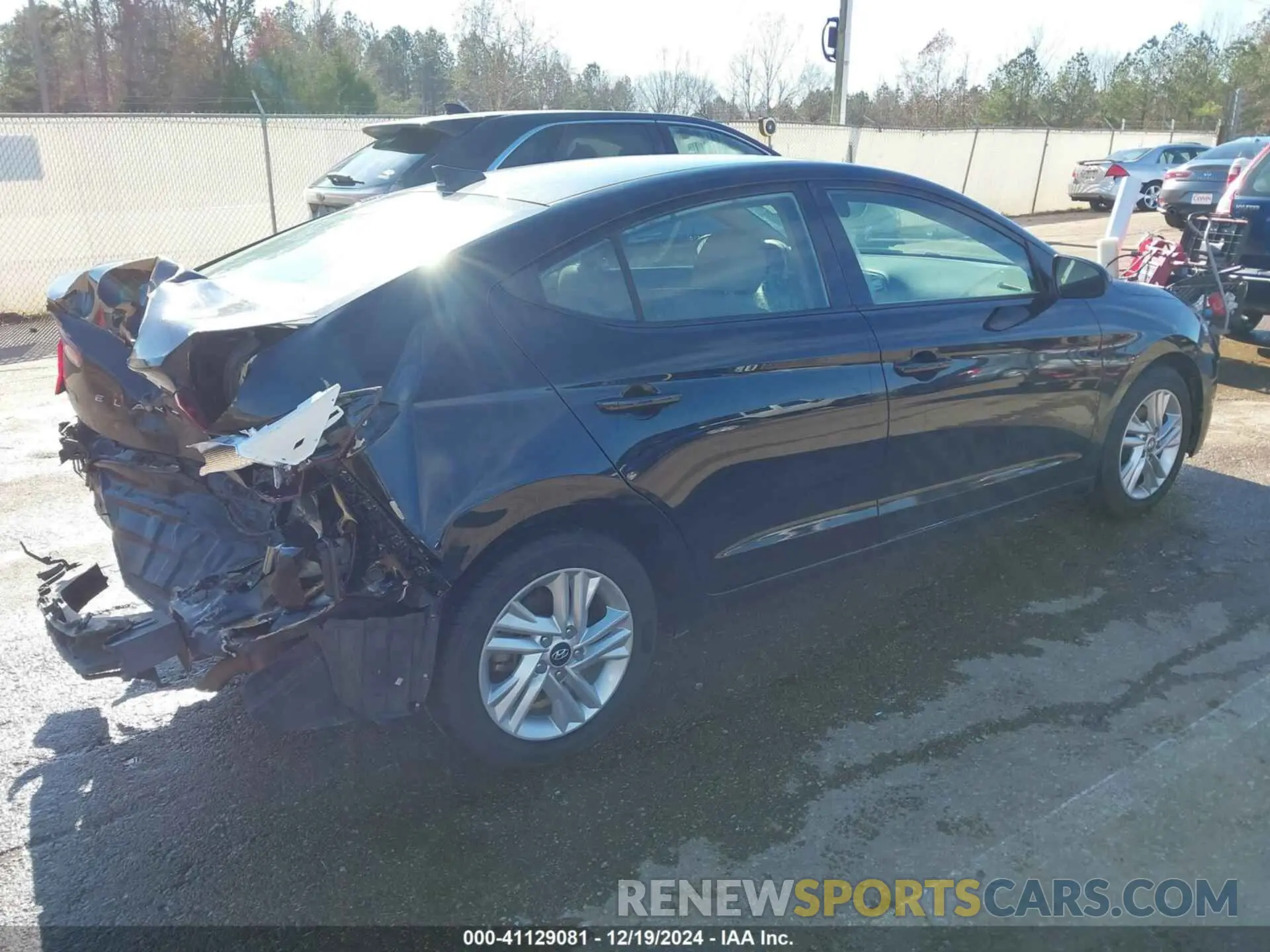 4 Photograph of a damaged car KMHD84LF7LU938409 HYUNDAI ELANTRA 2020