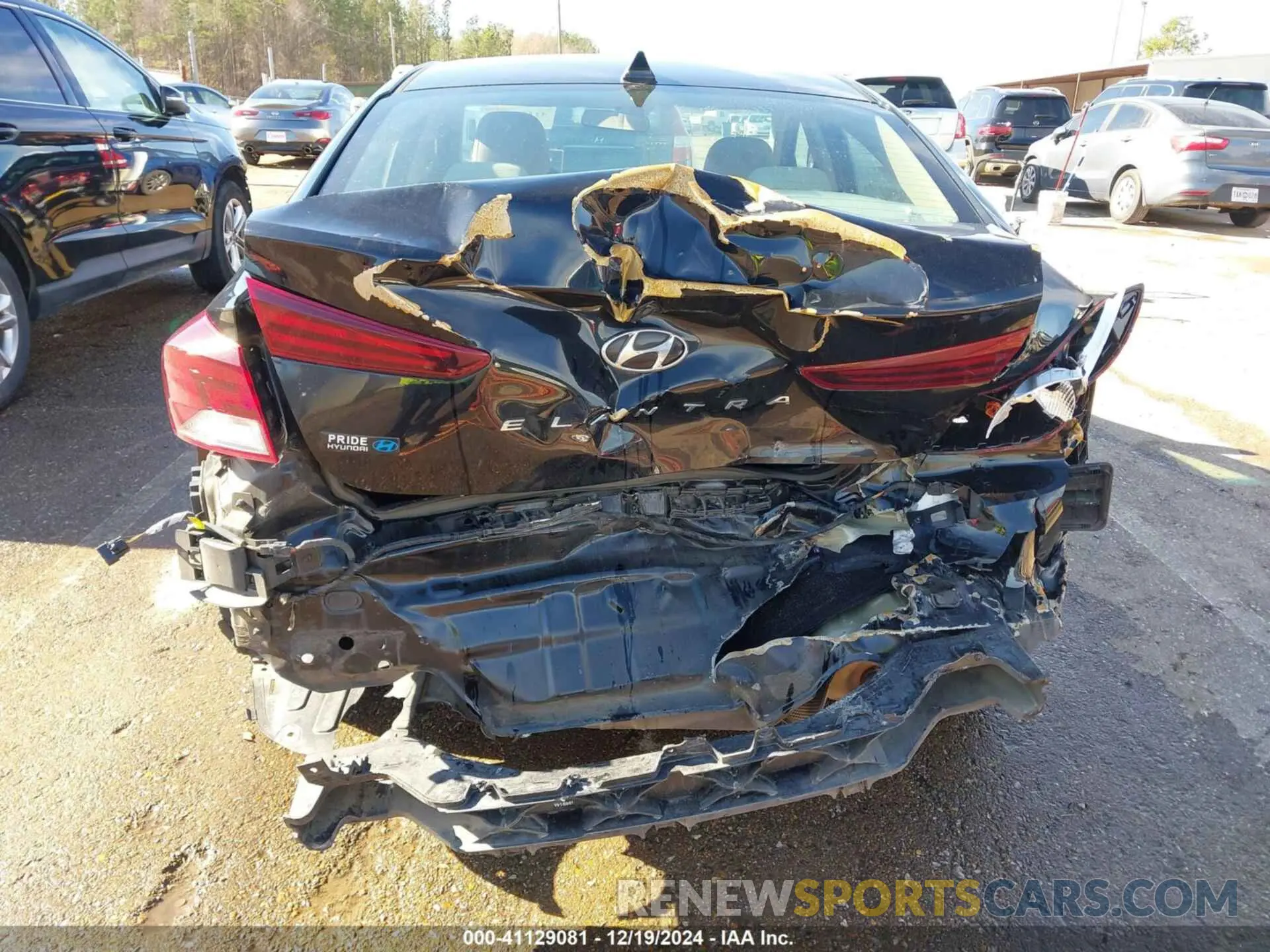 6 Photograph of a damaged car KMHD84LF7LU938409 HYUNDAI ELANTRA 2020