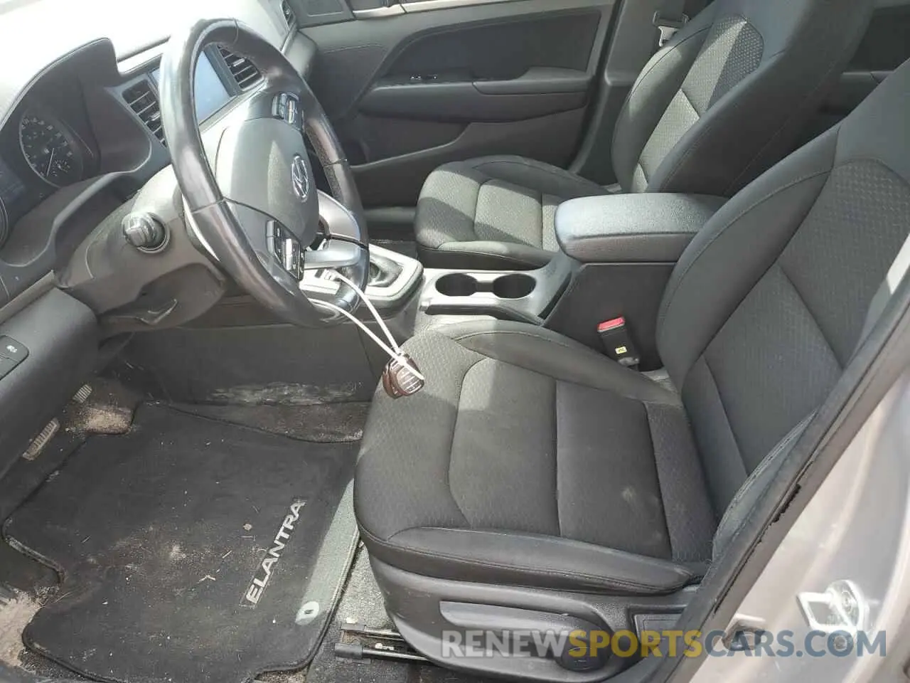 7 Photograph of a damaged car KMHD84LF7LU945263 HYUNDAI ELANTRA 2020