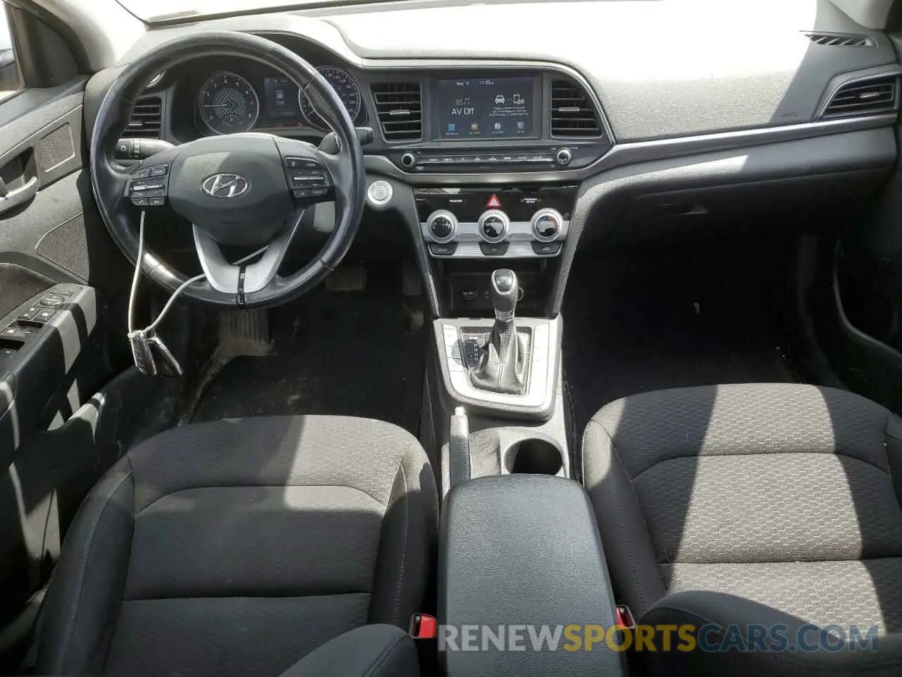 8 Photograph of a damaged car KMHD84LF7LU945263 HYUNDAI ELANTRA 2020