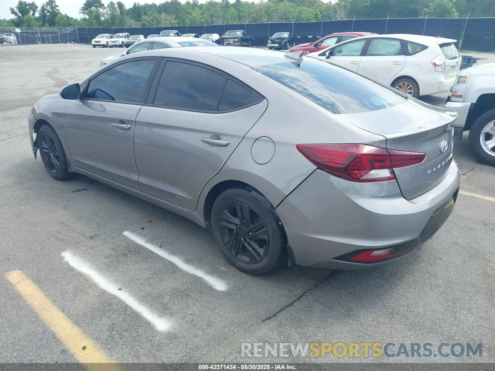 3 Photograph of a damaged car KMHD84LF7LU967585 HYUNDAI ELANTRA 2020
