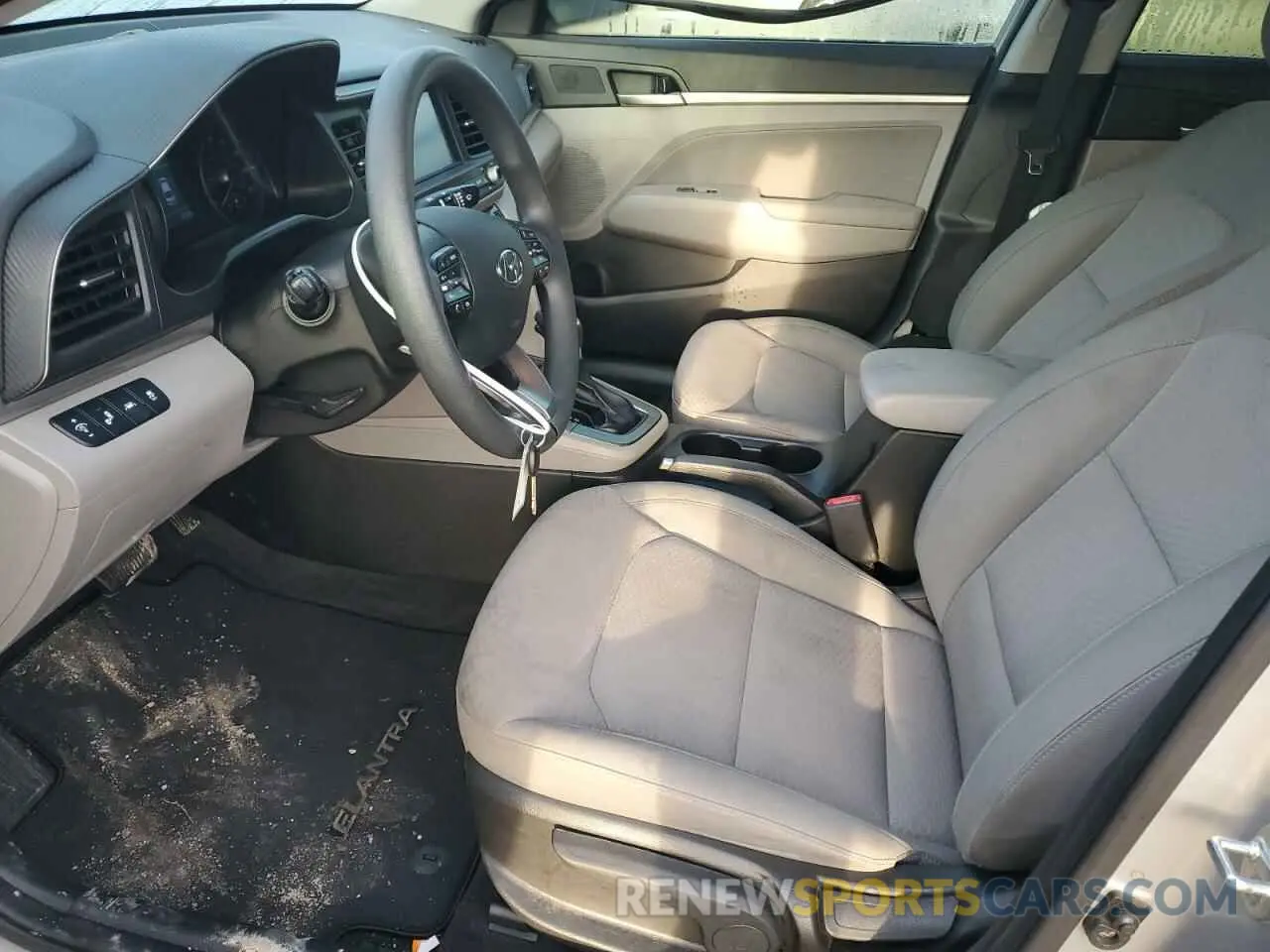 7 Photograph of a damaged car KMHD84LF8LU092890 HYUNDAI ELANTRA 2020