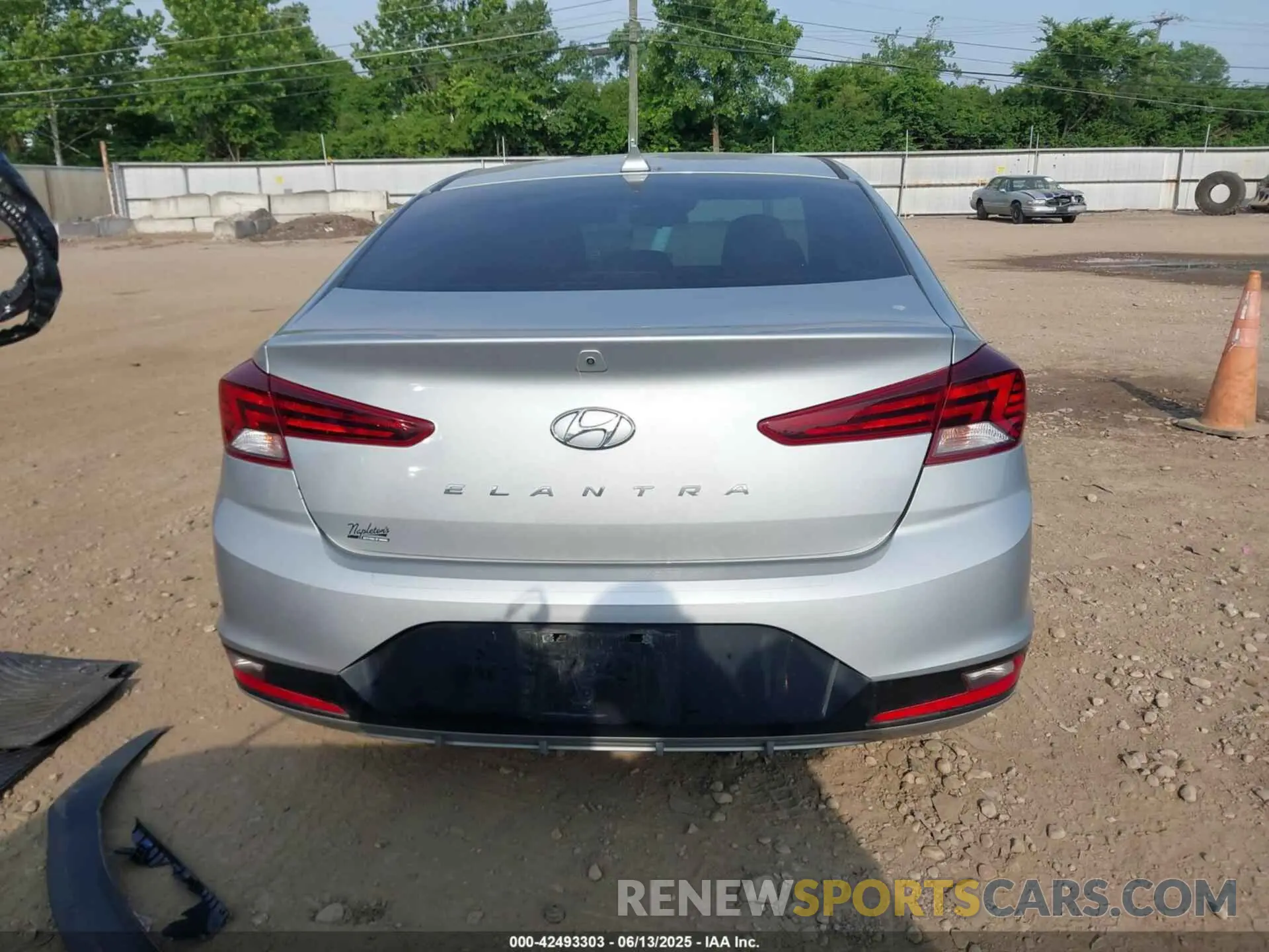 17 Photograph of a damaged car KMHD84LF8LU940623 HYUNDAI ELANTRA 2020