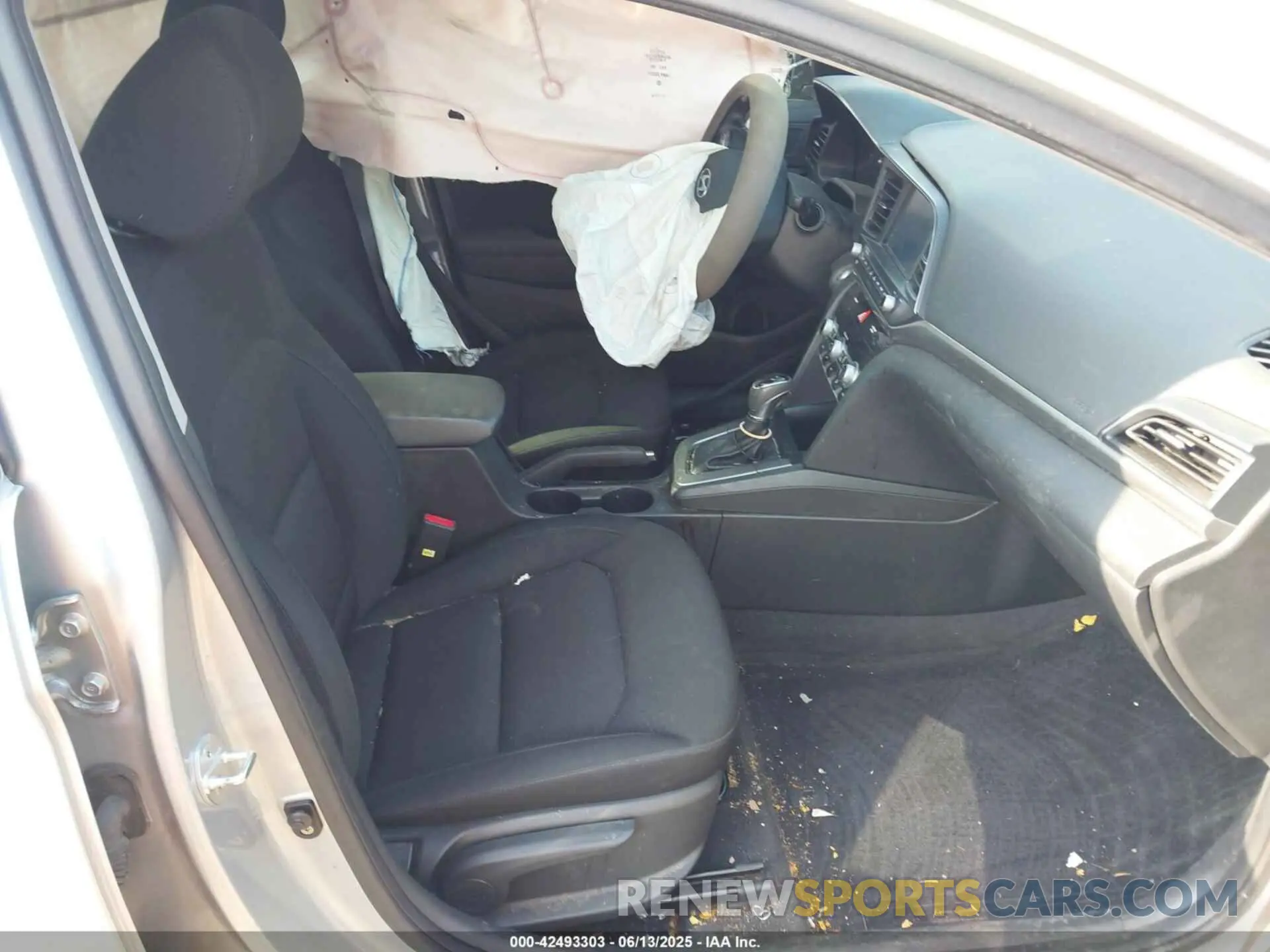 5 Photograph of a damaged car KMHD84LF8LU940623 HYUNDAI ELANTRA 2020