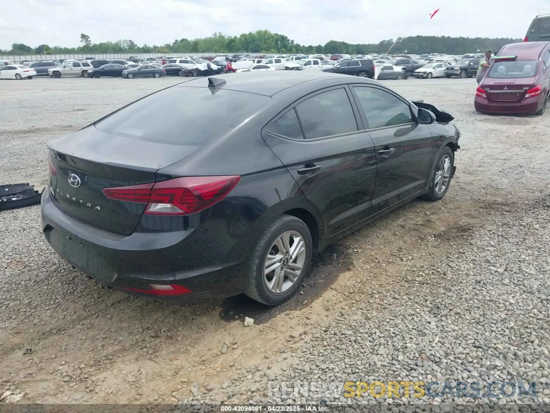 4 Photograph of a damaged car KMHD84LF9LU041317 HYUNDAI ELANTRA 2020
