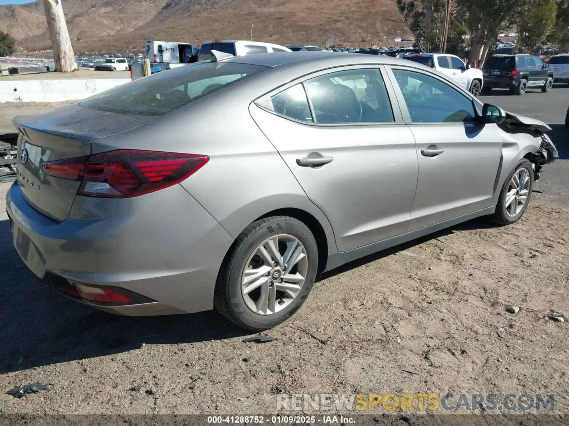 4 Photograph of a damaged car KMHD84LF9LU988437 HYUNDAI ELANTRA 2020