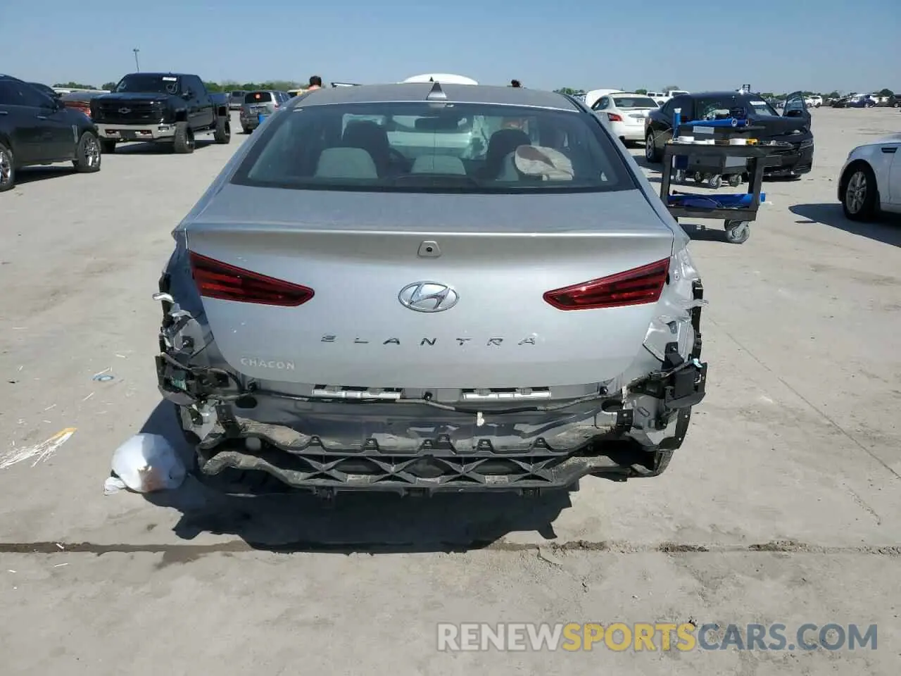 6 Photograph of a damaged car KMHD84LFXLU056571 HYUNDAI ELANTRA 2020