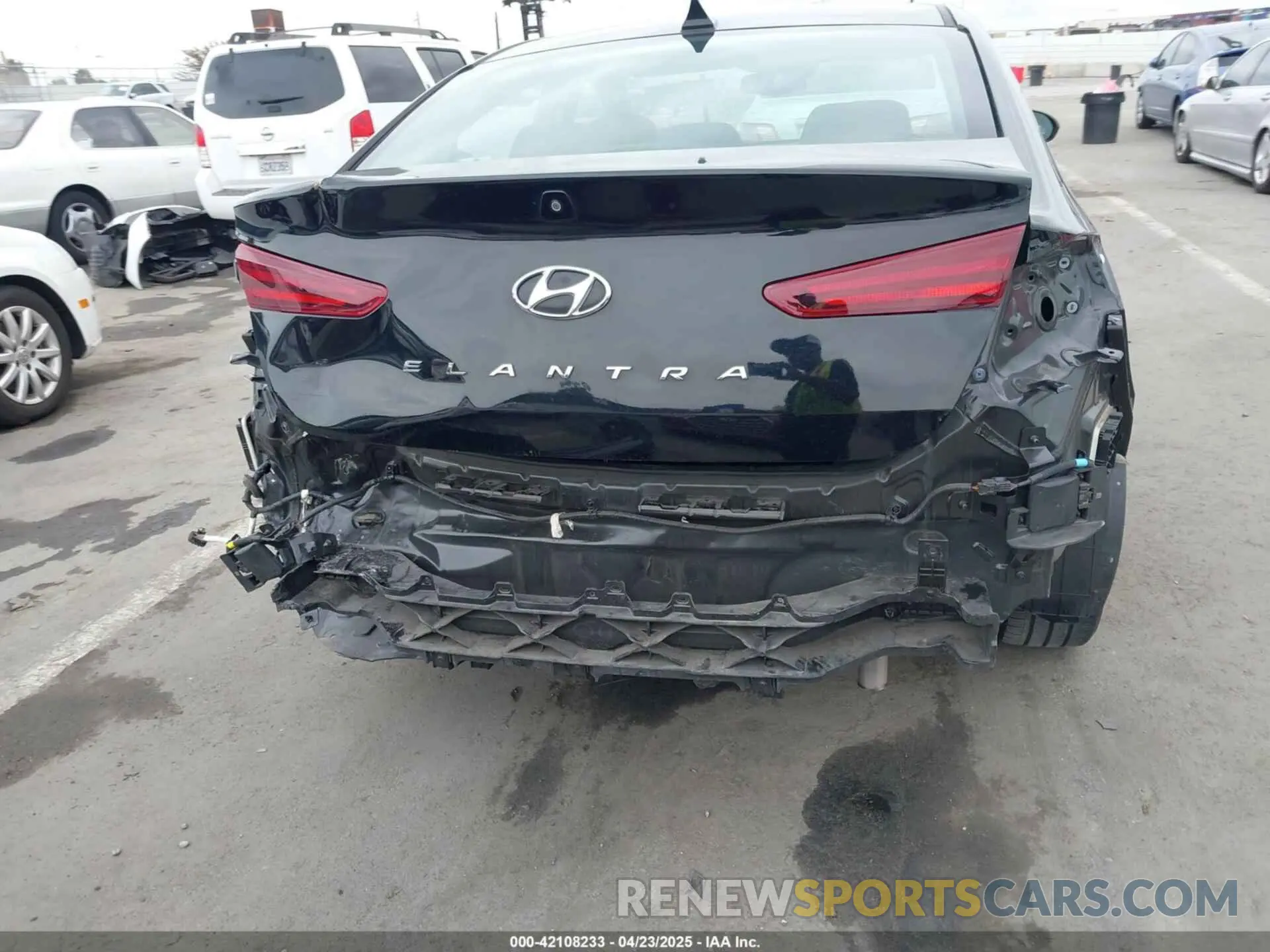 17 Photograph of a damaged car KMHD84LFXLU106756 HYUNDAI ELANTRA 2020