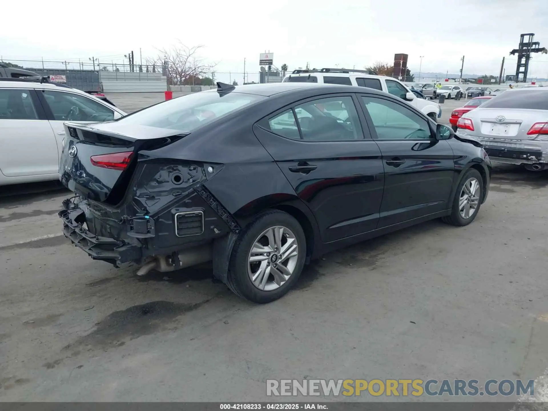 4 Photograph of a damaged car KMHD84LFXLU106756 HYUNDAI ELANTRA 2020