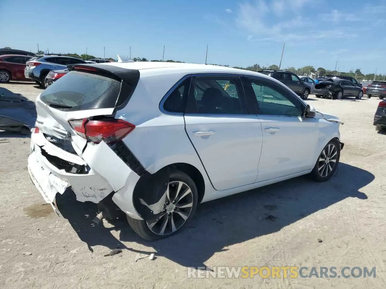 3 Photograph of a damaged car KMHH35LE0LU133820 HYUNDAI ELANTRA 2020
