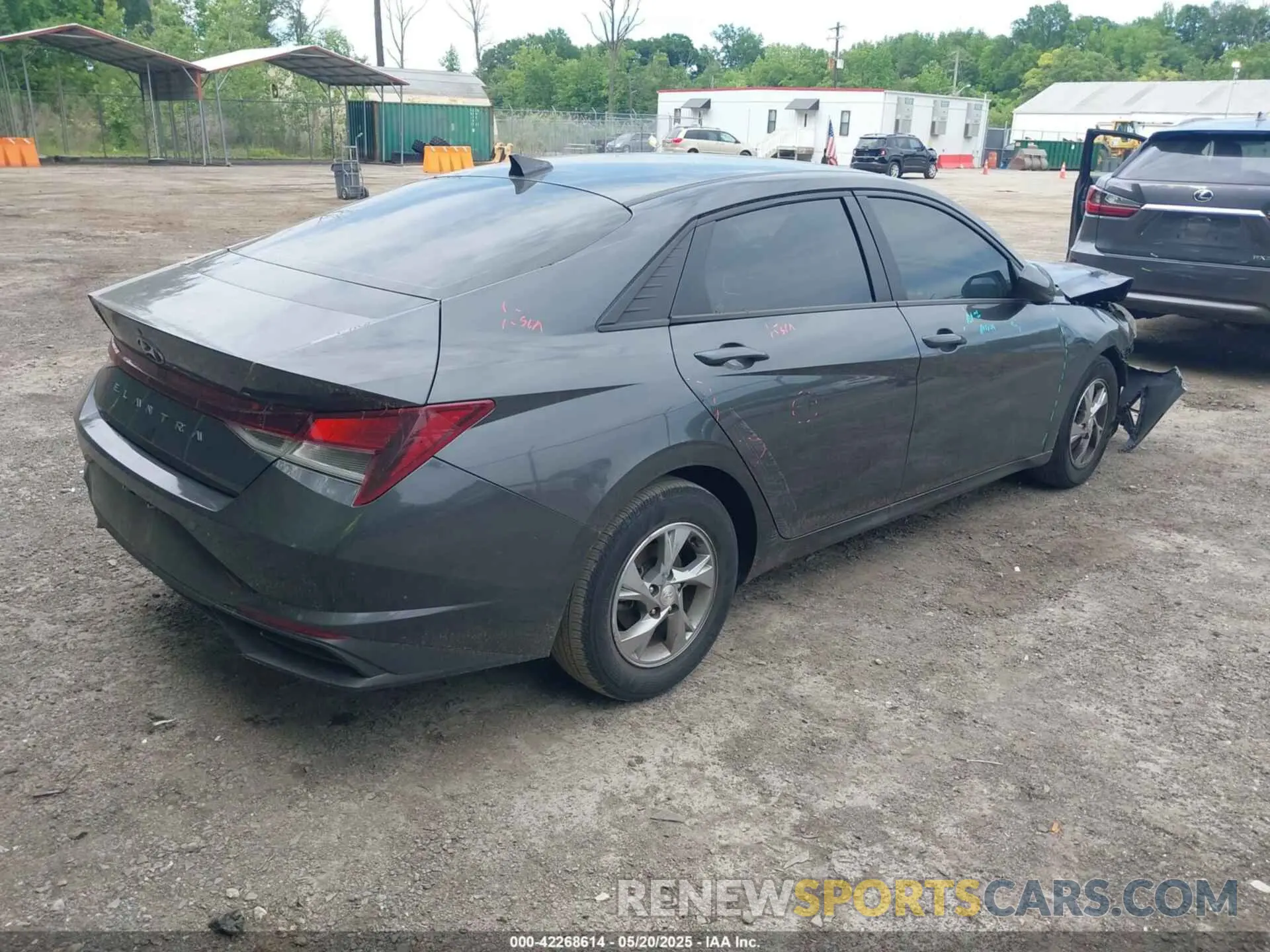 4 Photograph of a damaged car 5NPLL4AG0MH034844 HYUNDAI ELANTRA 2021