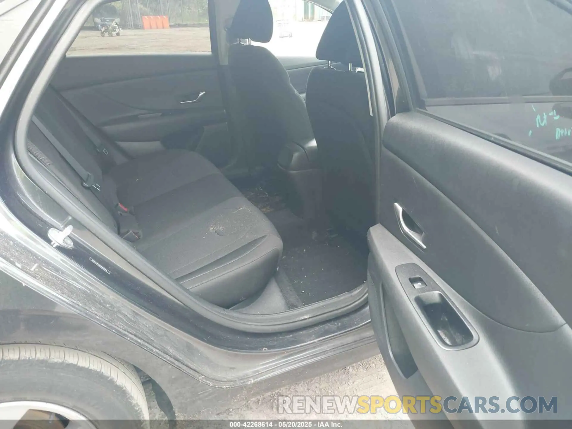 8 Photograph of a damaged car 5NPLL4AG0MH034844 HYUNDAI ELANTRA 2021