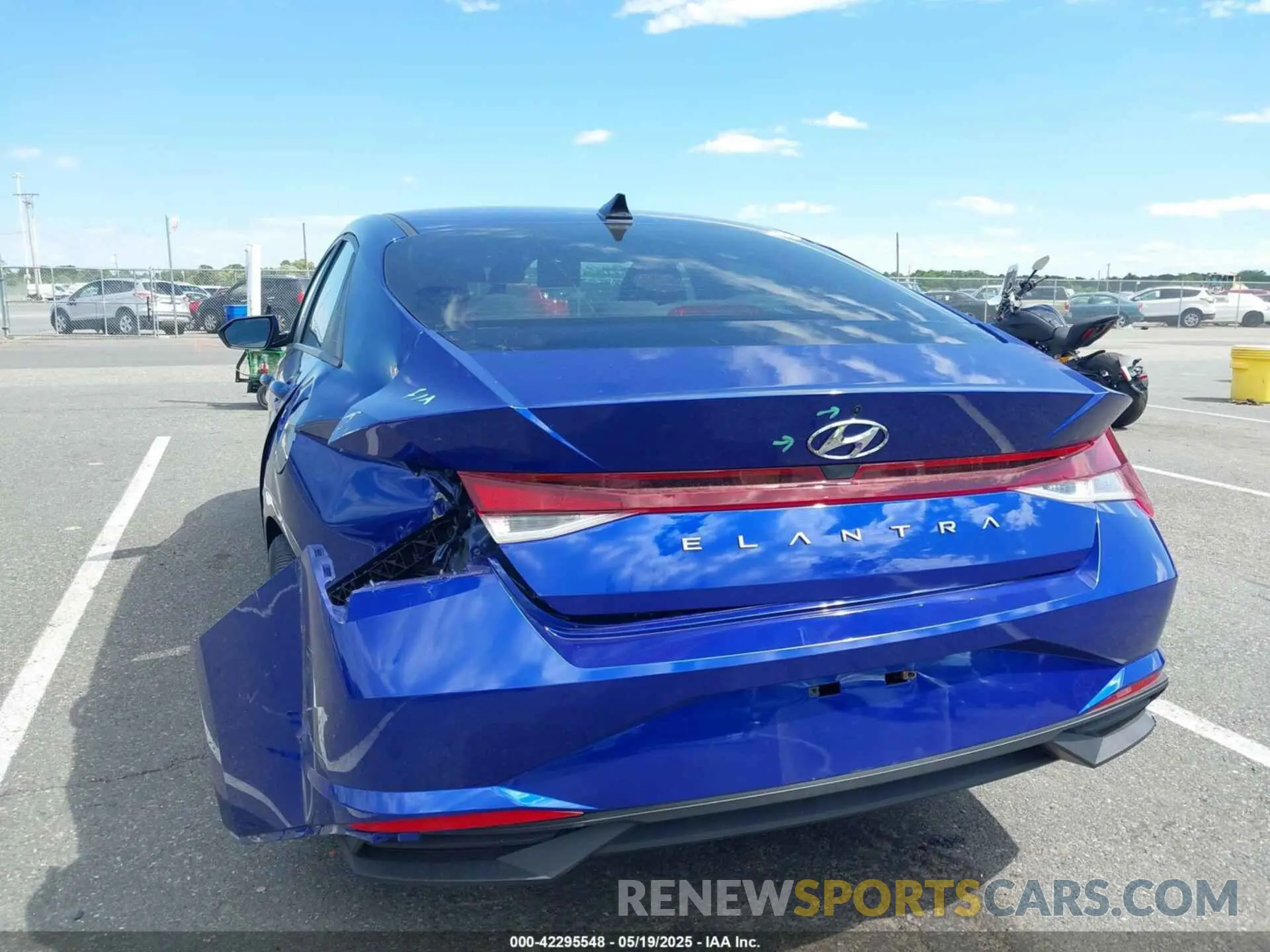 18 Photograph of a damaged car 5NPLL4AG1MH014697 HYUNDAI ELANTRA 2021