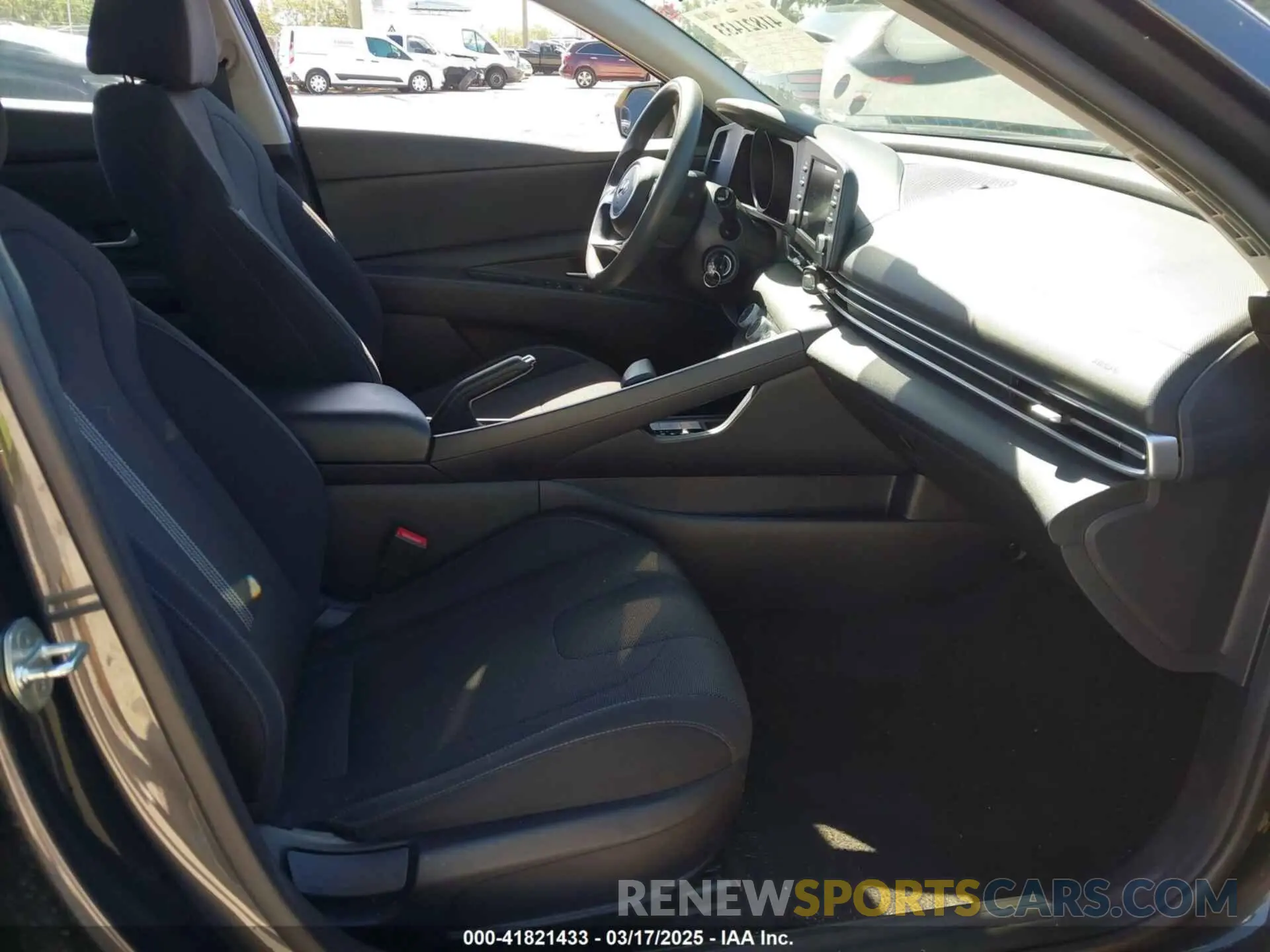 5 Photograph of a damaged car 5NPLL4AG1MH027434 HYUNDAI ELANTRA 2021