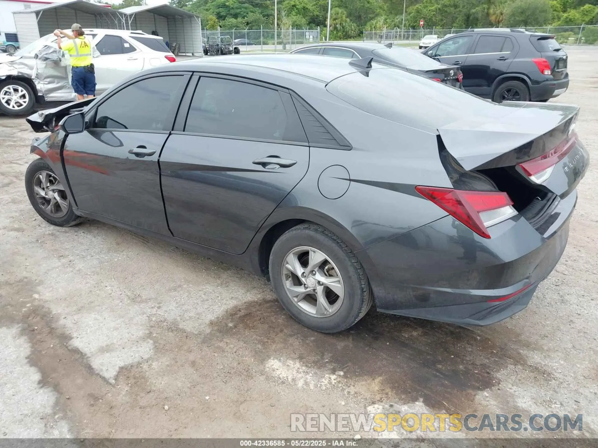 3 Photograph of a damaged car 5NPLL4AG1MH035291 HYUNDAI ELANTRA 2021