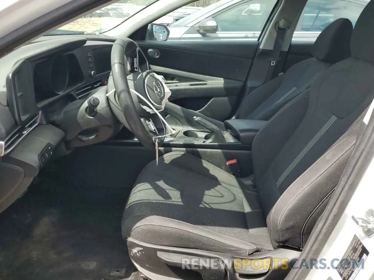 7 Photograph of a damaged car 5NPLL4AG1MH041642 HYUNDAI ELANTRA 2021