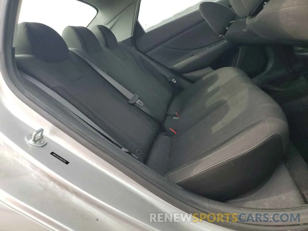 10 Photograph of a damaged car 5NPLL4AG1MH047103 HYUNDAI ELANTRA 2021