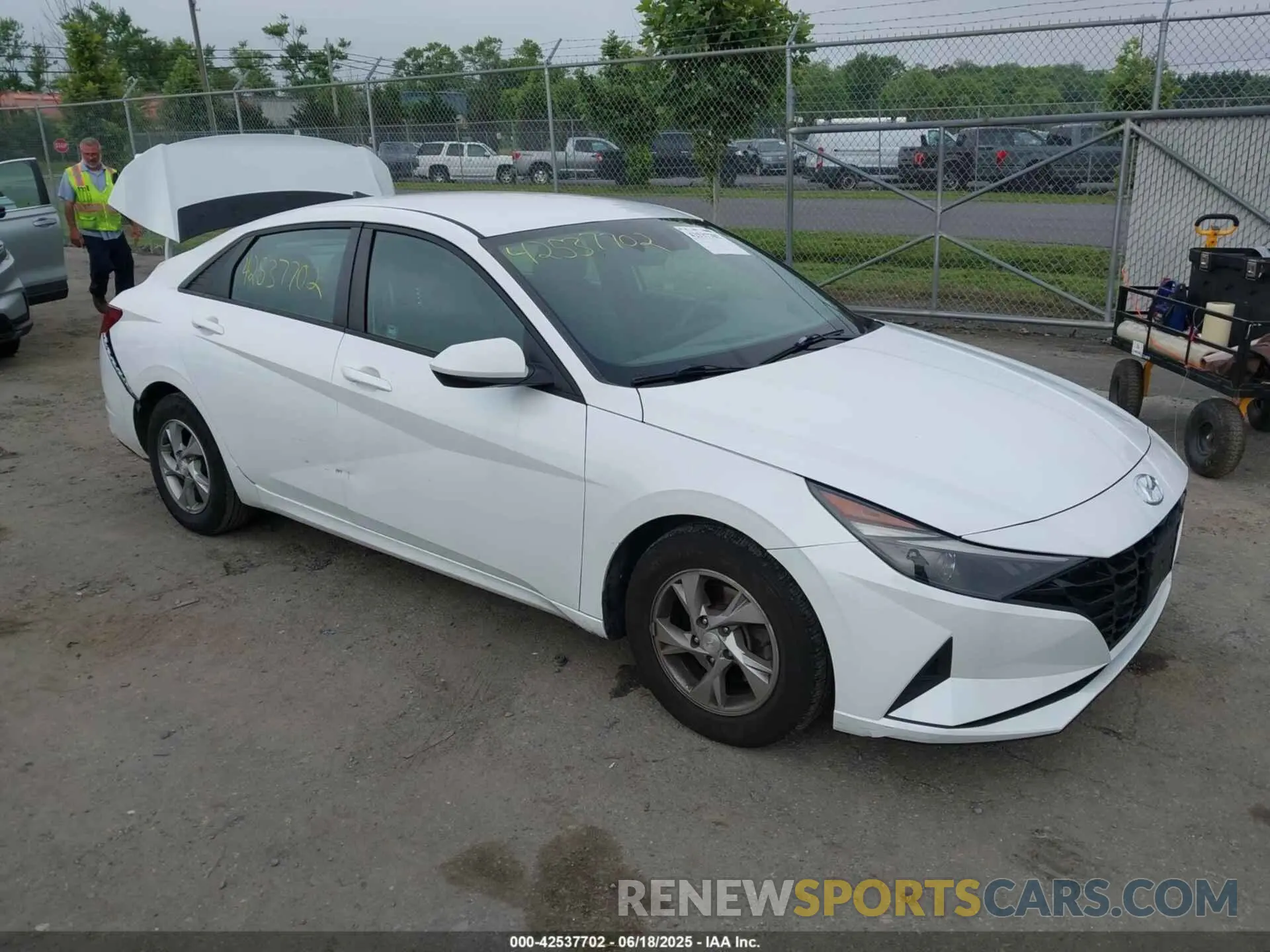 1 Photograph of a damaged car 5NPLL4AG2MH015857 HYUNDAI ELANTRA 2021
