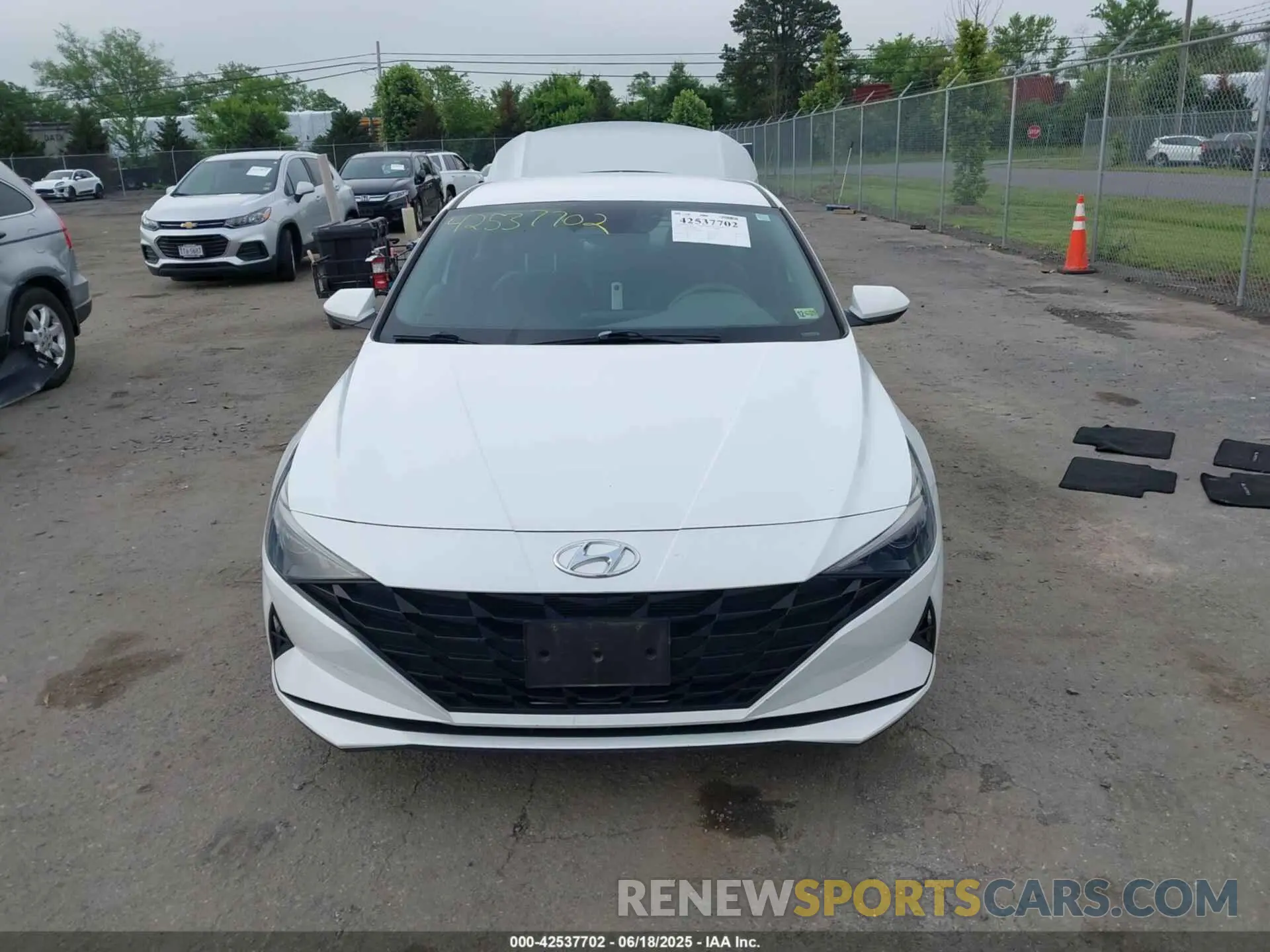 12 Photograph of a damaged car 5NPLL4AG2MH015857 HYUNDAI ELANTRA 2021