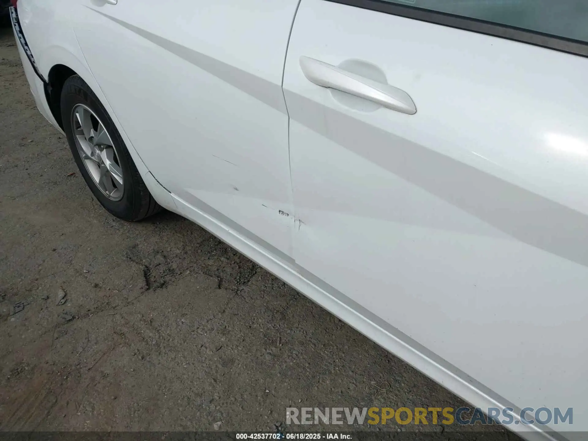 6 Photograph of a damaged car 5NPLL4AG2MH015857 HYUNDAI ELANTRA 2021