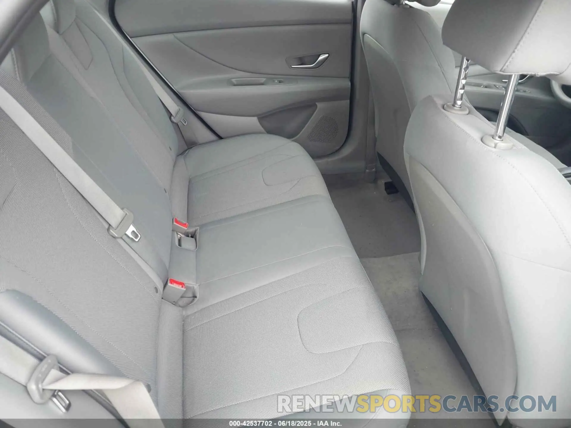 8 Photograph of a damaged car 5NPLL4AG2MH015857 HYUNDAI ELANTRA 2021