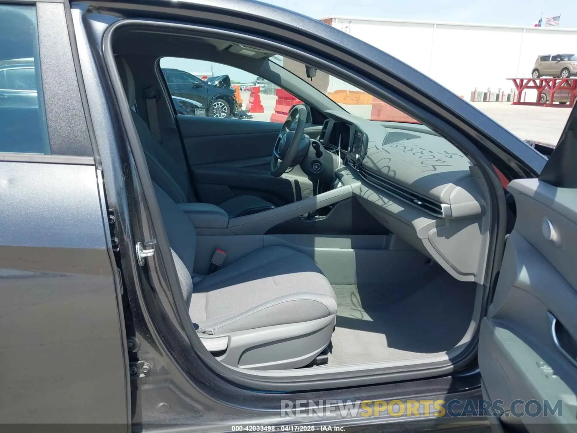 5 Photograph of a damaged car 5NPLL4AG2MH037406 HYUNDAI ELANTRA 2021
