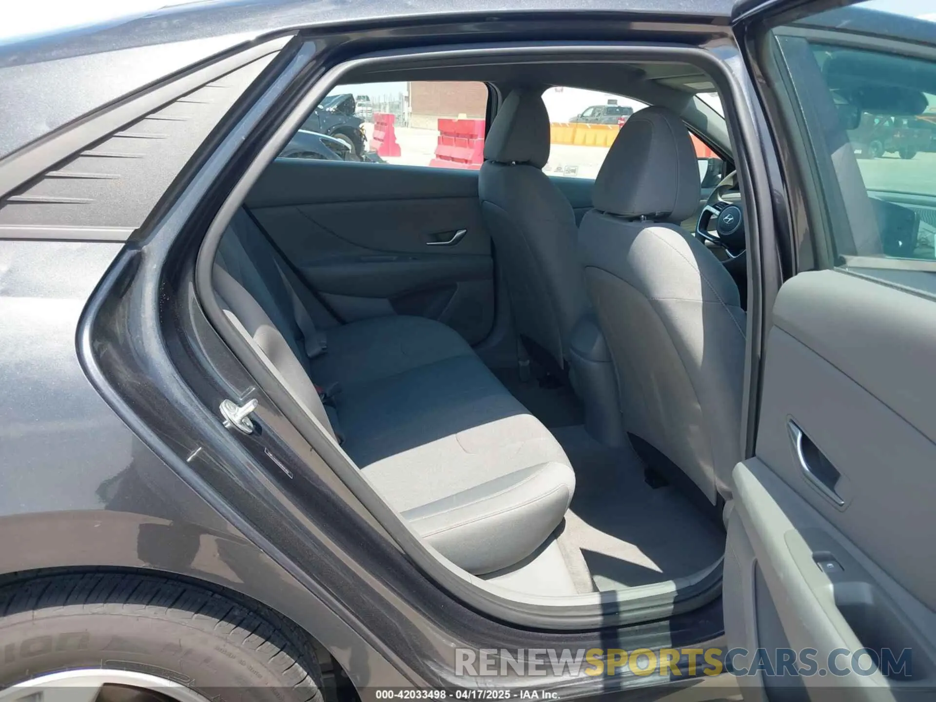 8 Photograph of a damaged car 5NPLL4AG2MH037406 HYUNDAI ELANTRA 2021