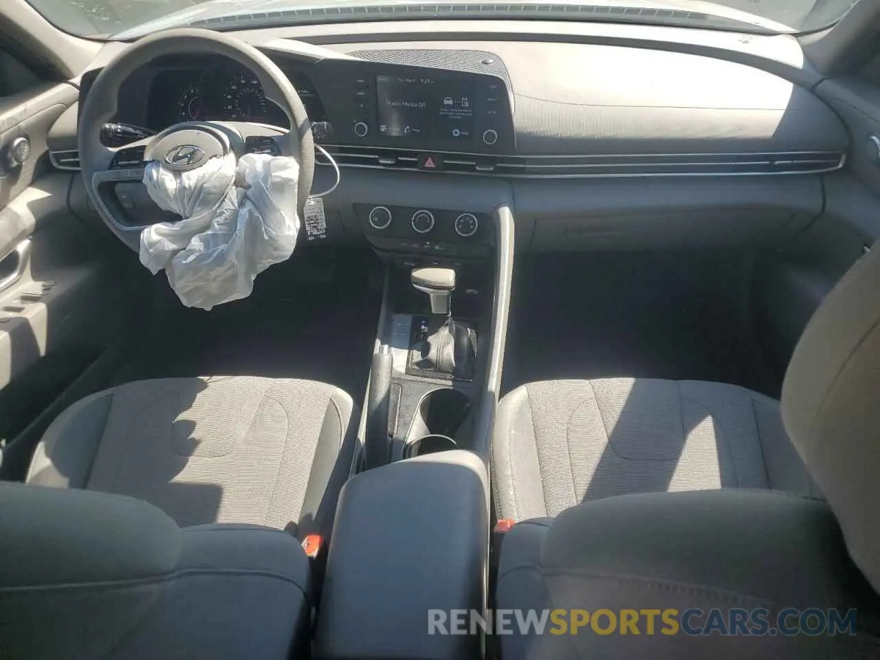 8 Photograph of a damaged car 5NPLL4AG2MH042086 HYUNDAI ELANTRA 2021