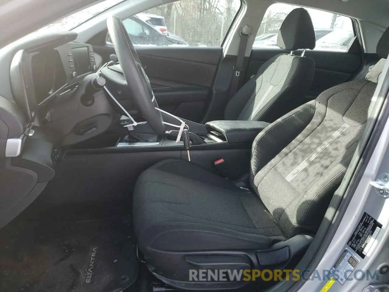 7 Photograph of a damaged car 5NPLL4AG2MH052097 HYUNDAI ELANTRA 2021