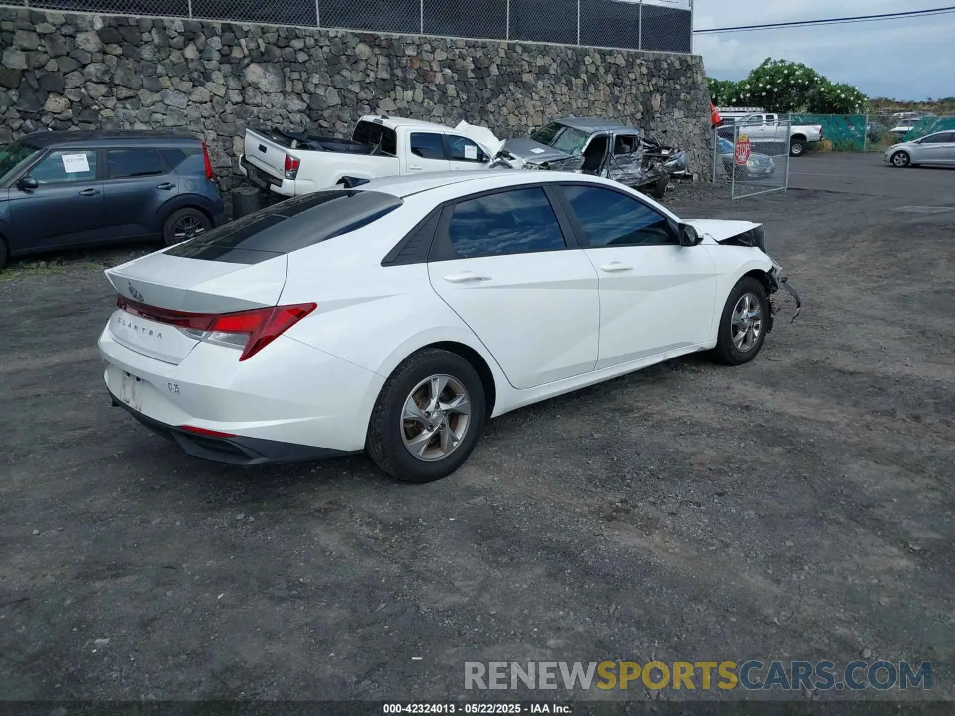 4 Photograph of a damaged car 5NPLL4AG3MH015723 HYUNDAI ELANTRA 2021