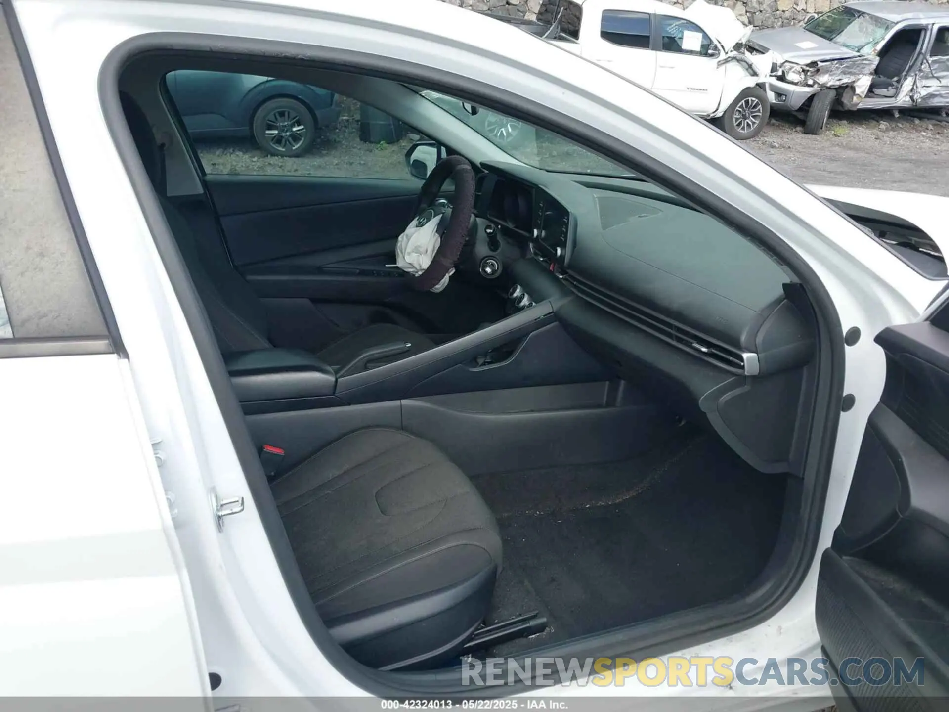 5 Photograph of a damaged car 5NPLL4AG3MH015723 HYUNDAI ELANTRA 2021