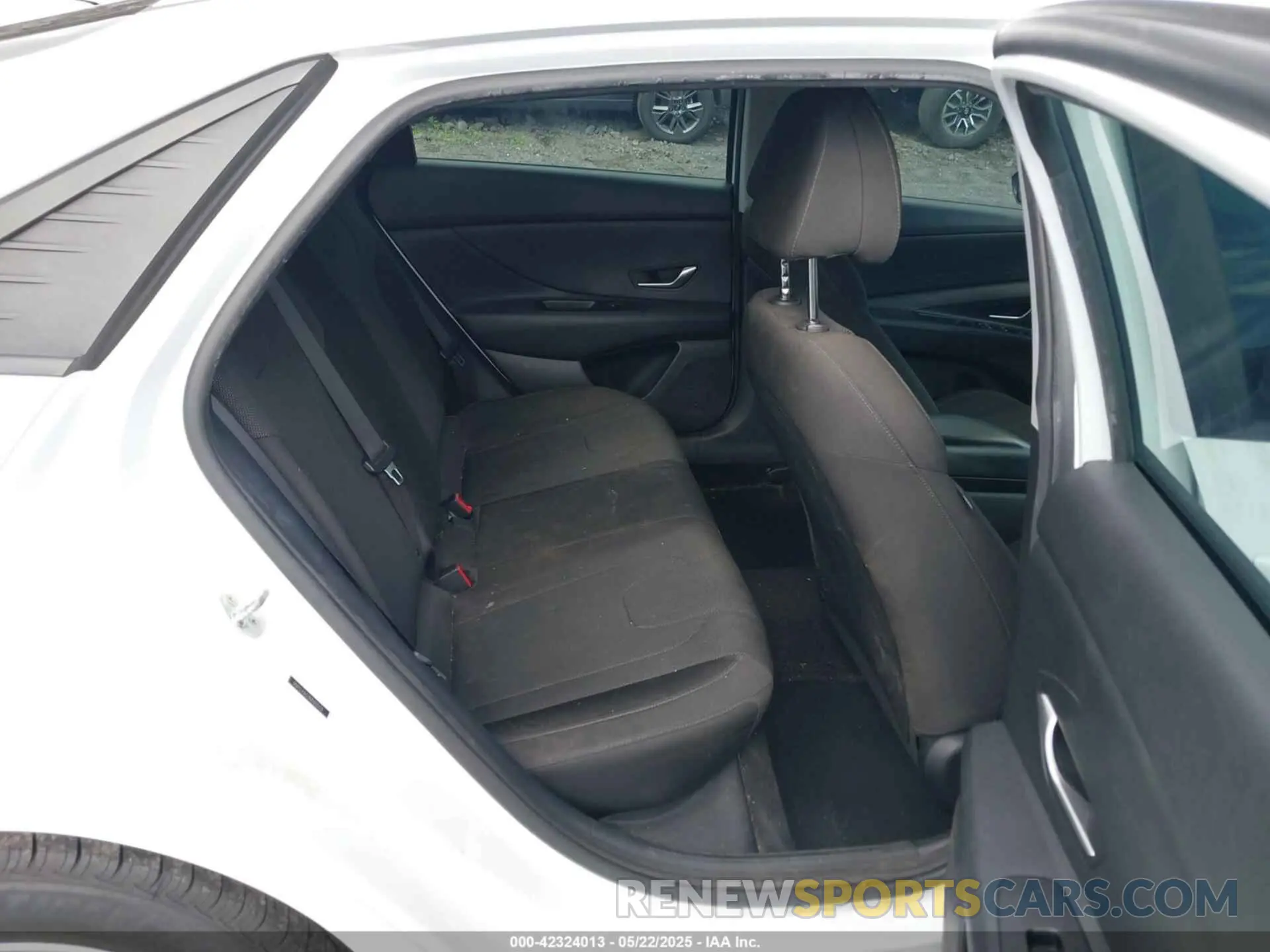 8 Photograph of a damaged car 5NPLL4AG3MH015723 HYUNDAI ELANTRA 2021