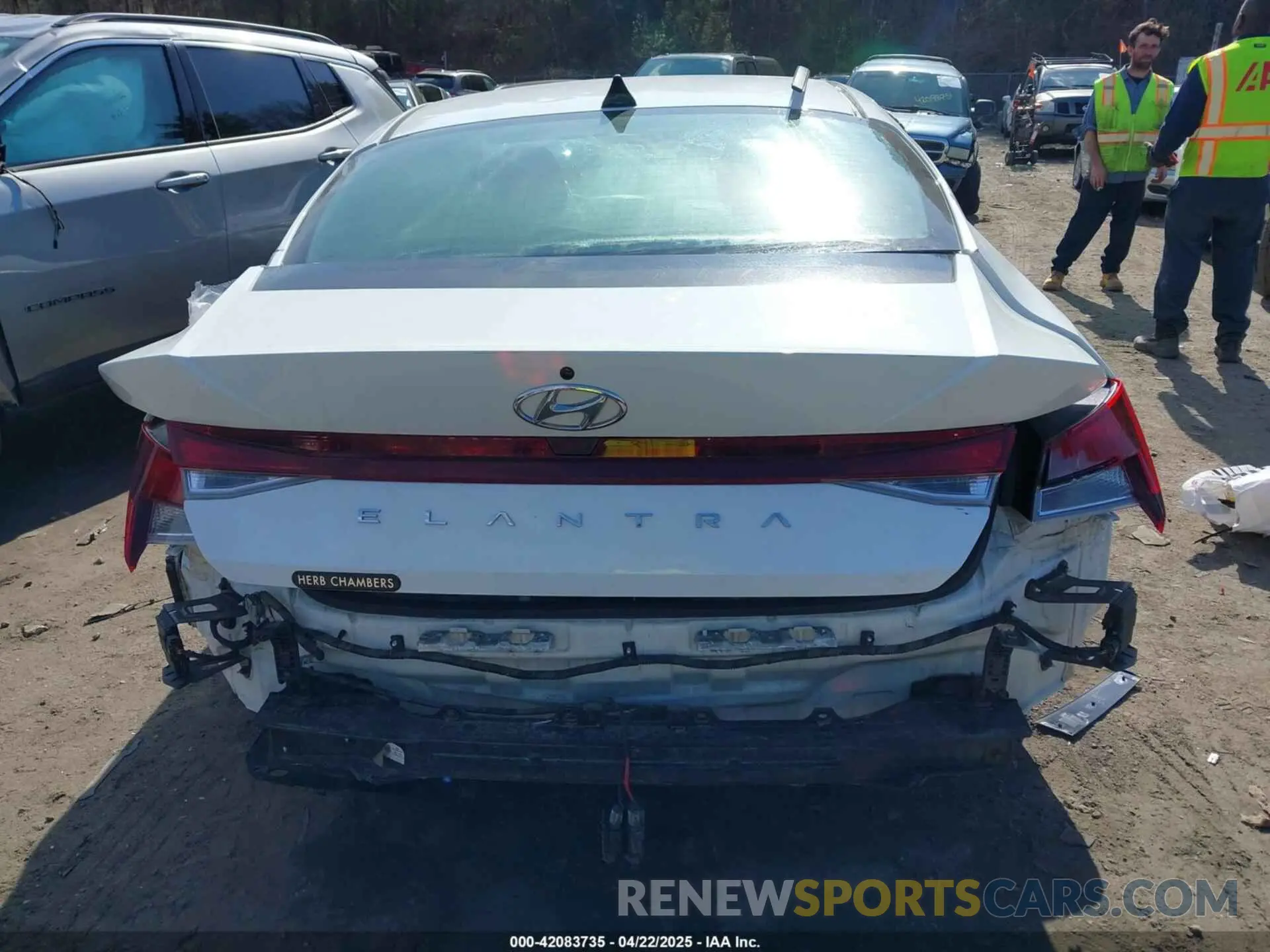 17 Photograph of a damaged car 5NPLL4AG4MH011020 HYUNDAI ELANTRA 2021