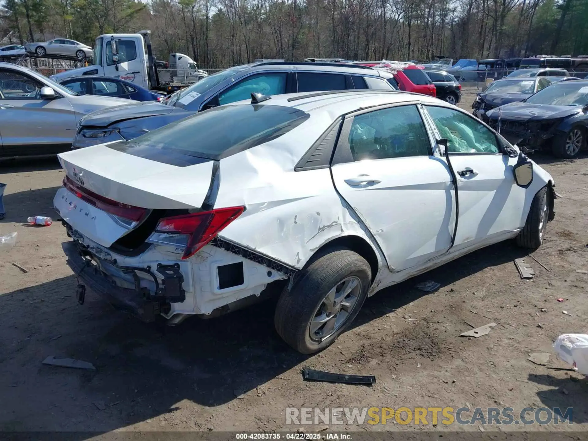 4 Photograph of a damaged car 5NPLL4AG4MH011020 HYUNDAI ELANTRA 2021
