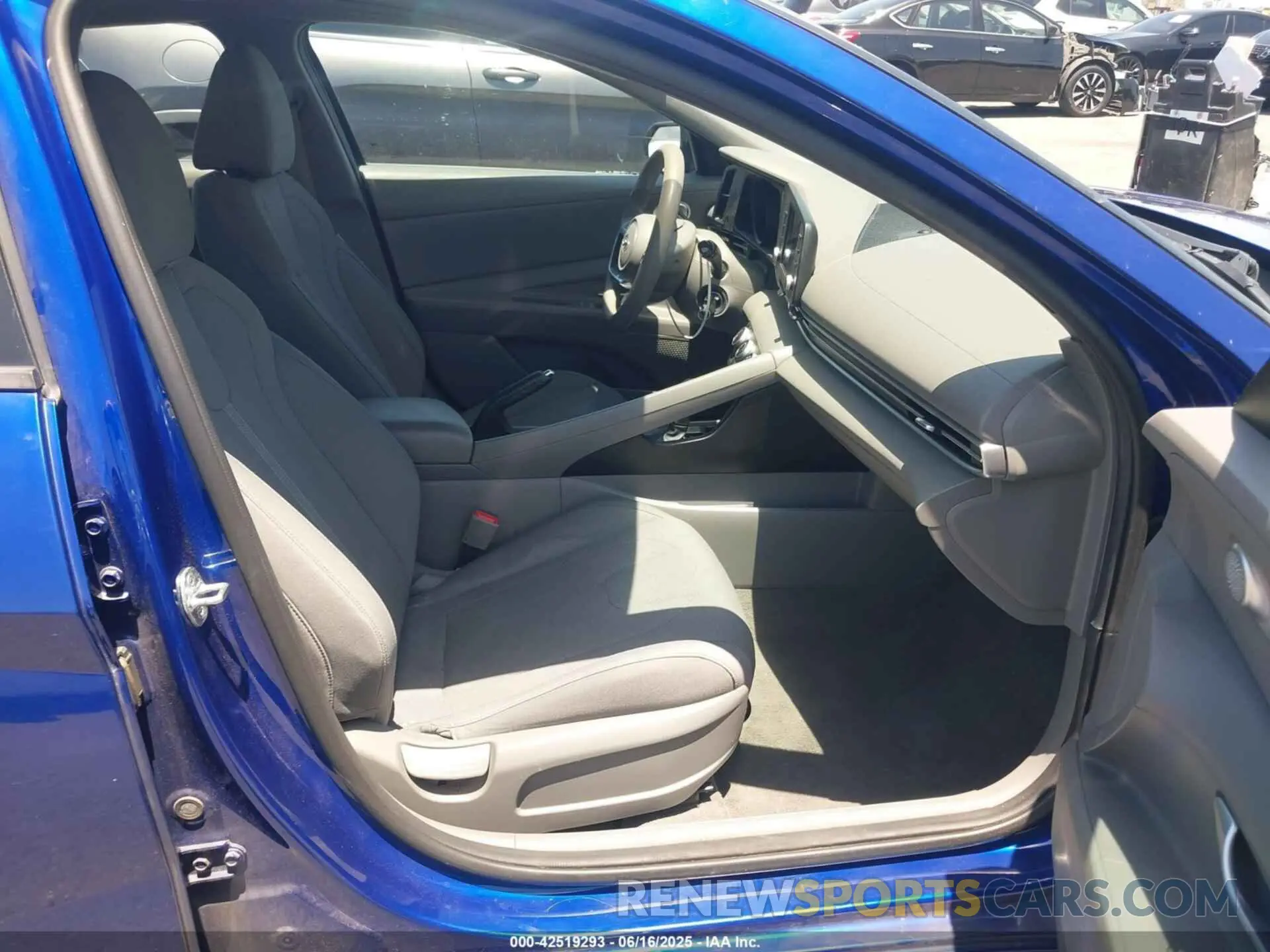 5 Photograph of a damaged car 5NPLL4AG4MH037374 HYUNDAI ELANTRA 2021