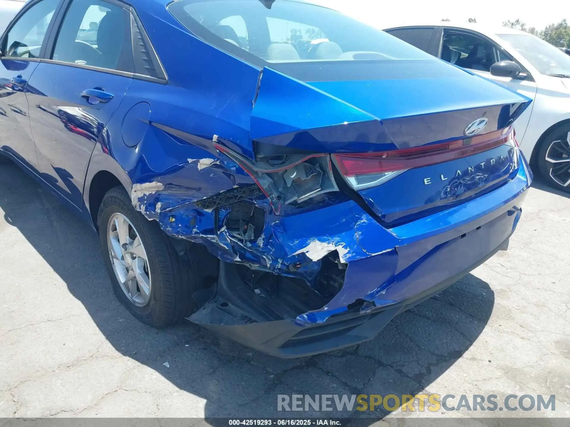 6 Photograph of a damaged car 5NPLL4AG4MH037374 HYUNDAI ELANTRA 2021