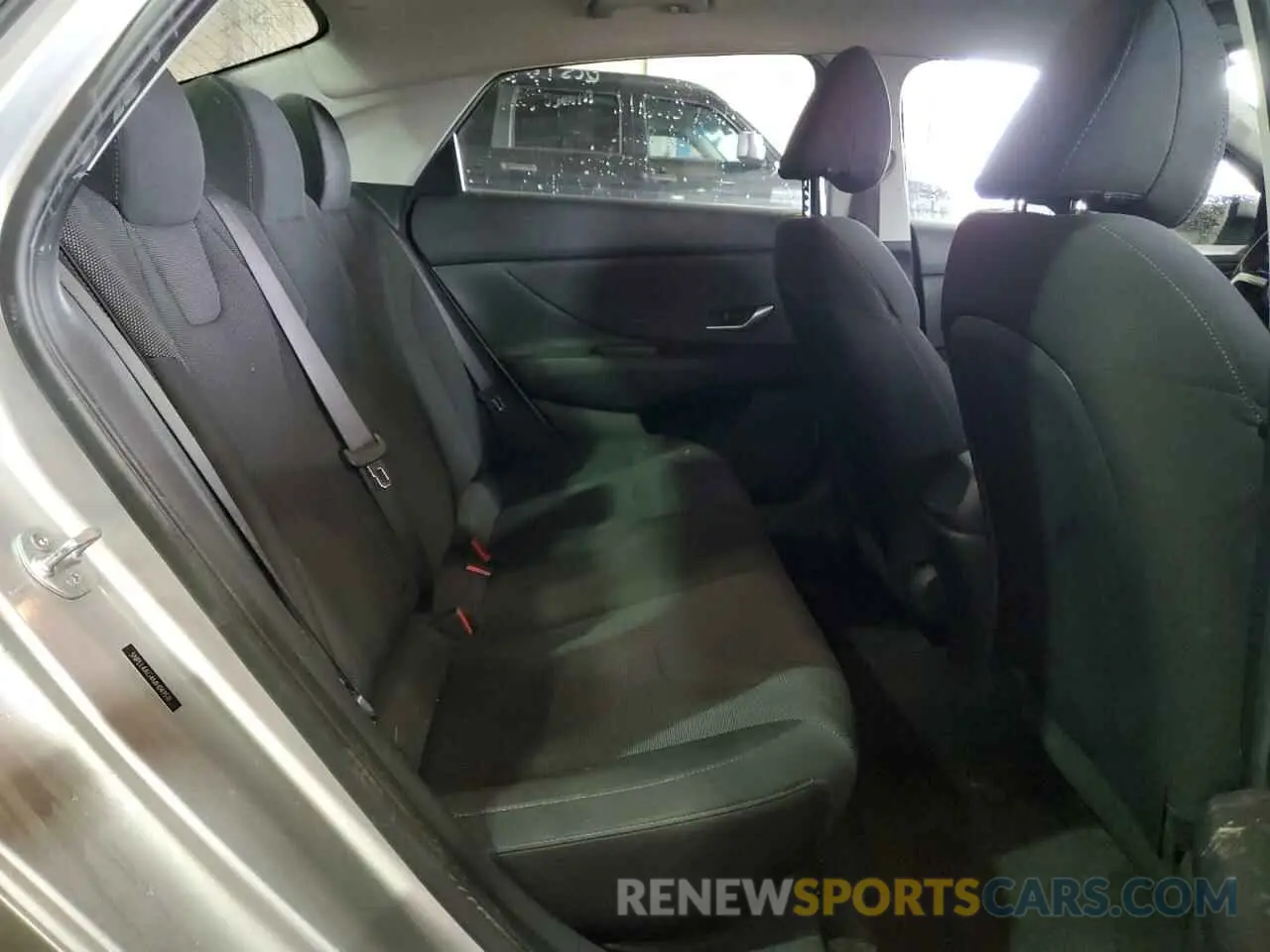 10 Photograph of a damaged car 5NPLL4AG4MH049511 HYUNDAI ELANTRA 2021