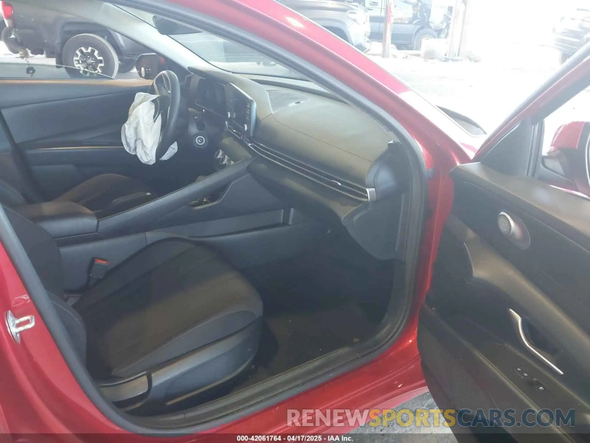 5 Photograph of a damaged car 5NPLL4AG4MH050383 HYUNDAI ELANTRA 2021