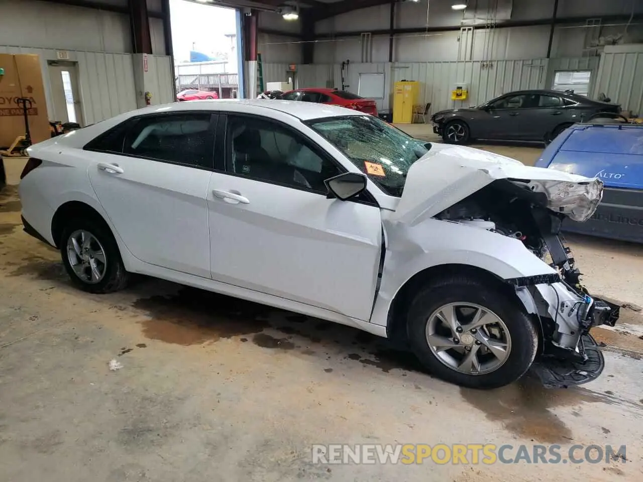 4 Photograph of a damaged car 5NPLL4AG5MH050683 HYUNDAI ELANTRA 2021