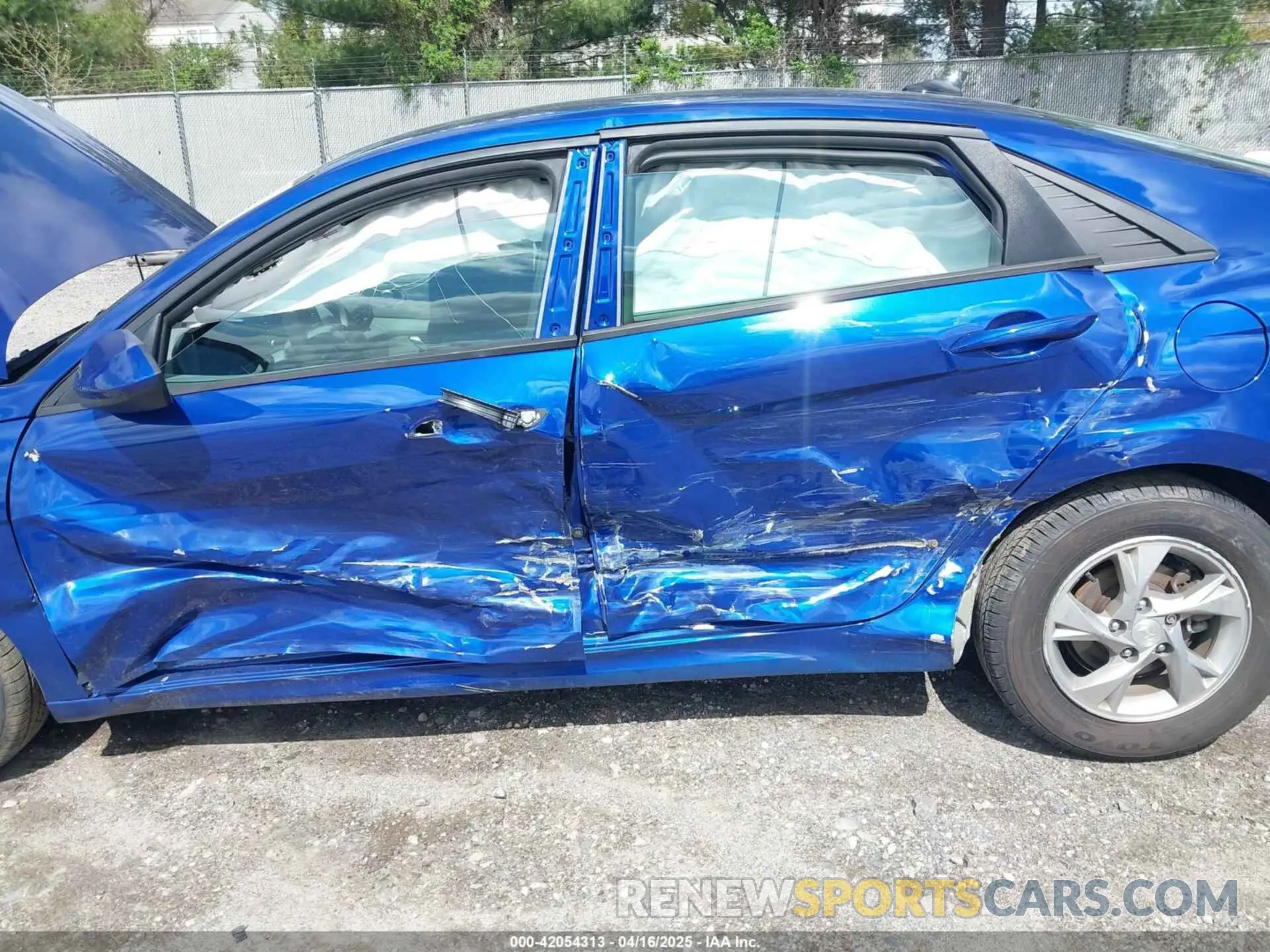 6 Photograph of a damaged car 5NPLL4AG6MH016493 HYUNDAI ELANTRA 2021