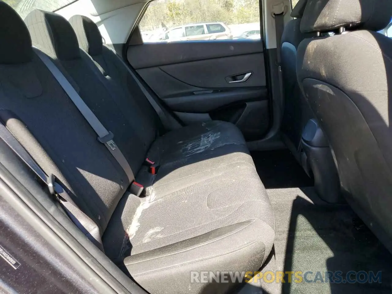 10 Photograph of a damaged car 5NPLL4AG7MH016101 HYUNDAI ELANTRA 2021