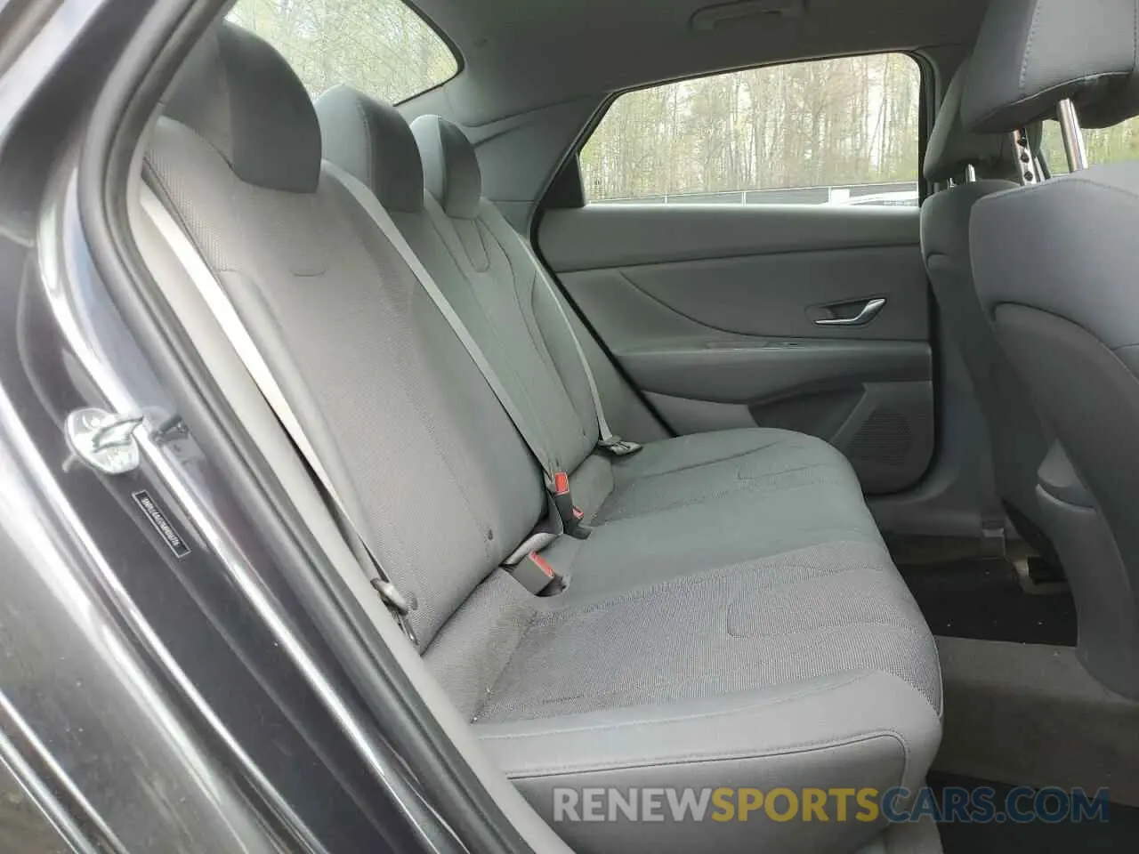 10 Photograph of a damaged car 5NPLL4AG7MH016776 HYUNDAI ELANTRA 2021