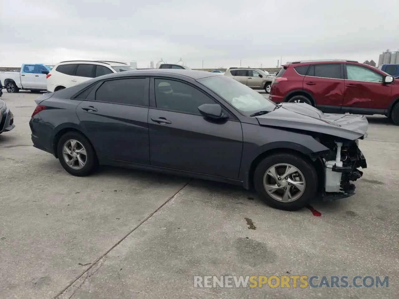 4 Photograph of a damaged car 5NPLL4AG7MH050880 HYUNDAI ELANTRA 2021