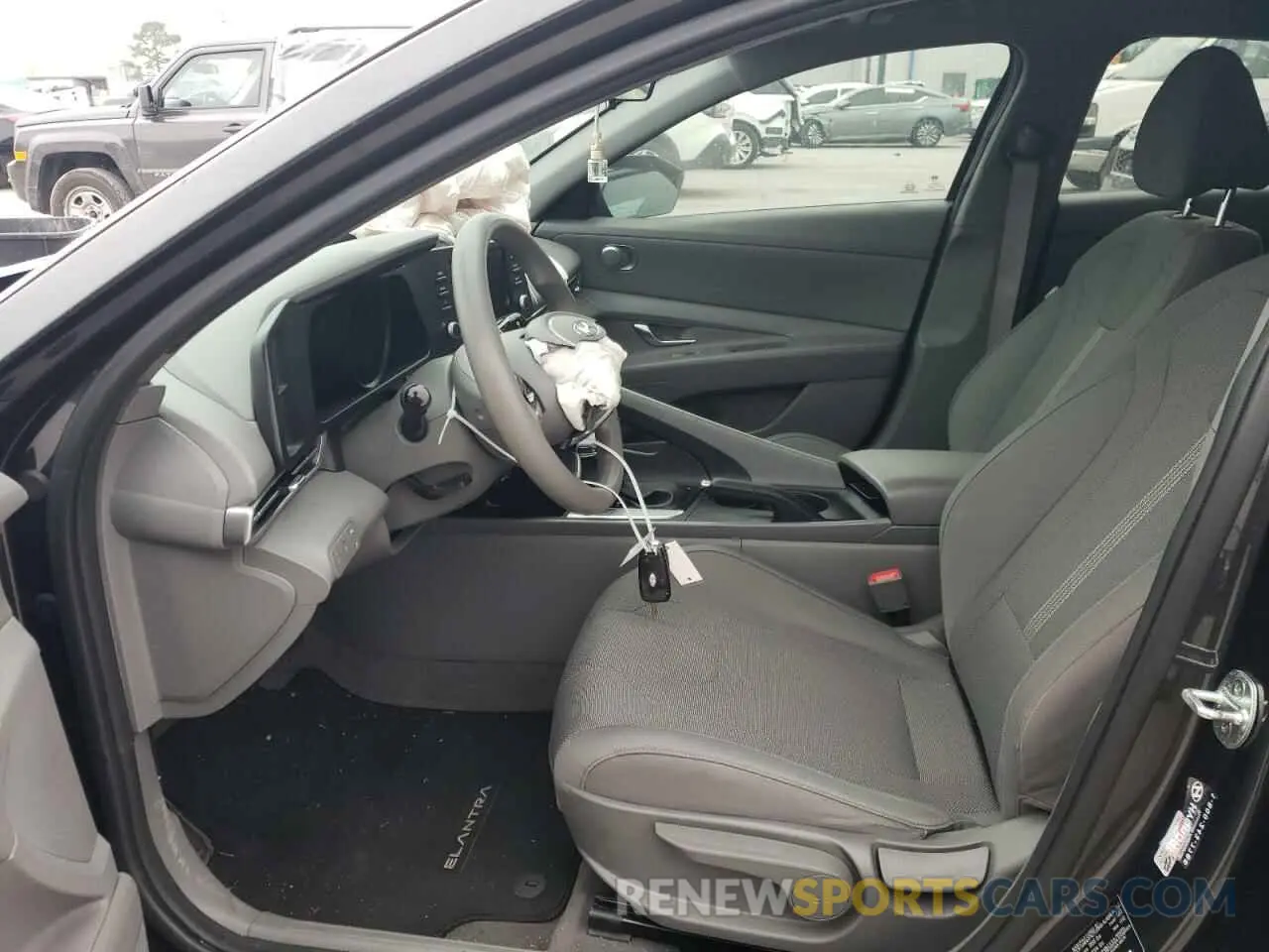 7 Photograph of a damaged car 5NPLL4AG7MH050880 HYUNDAI ELANTRA 2021