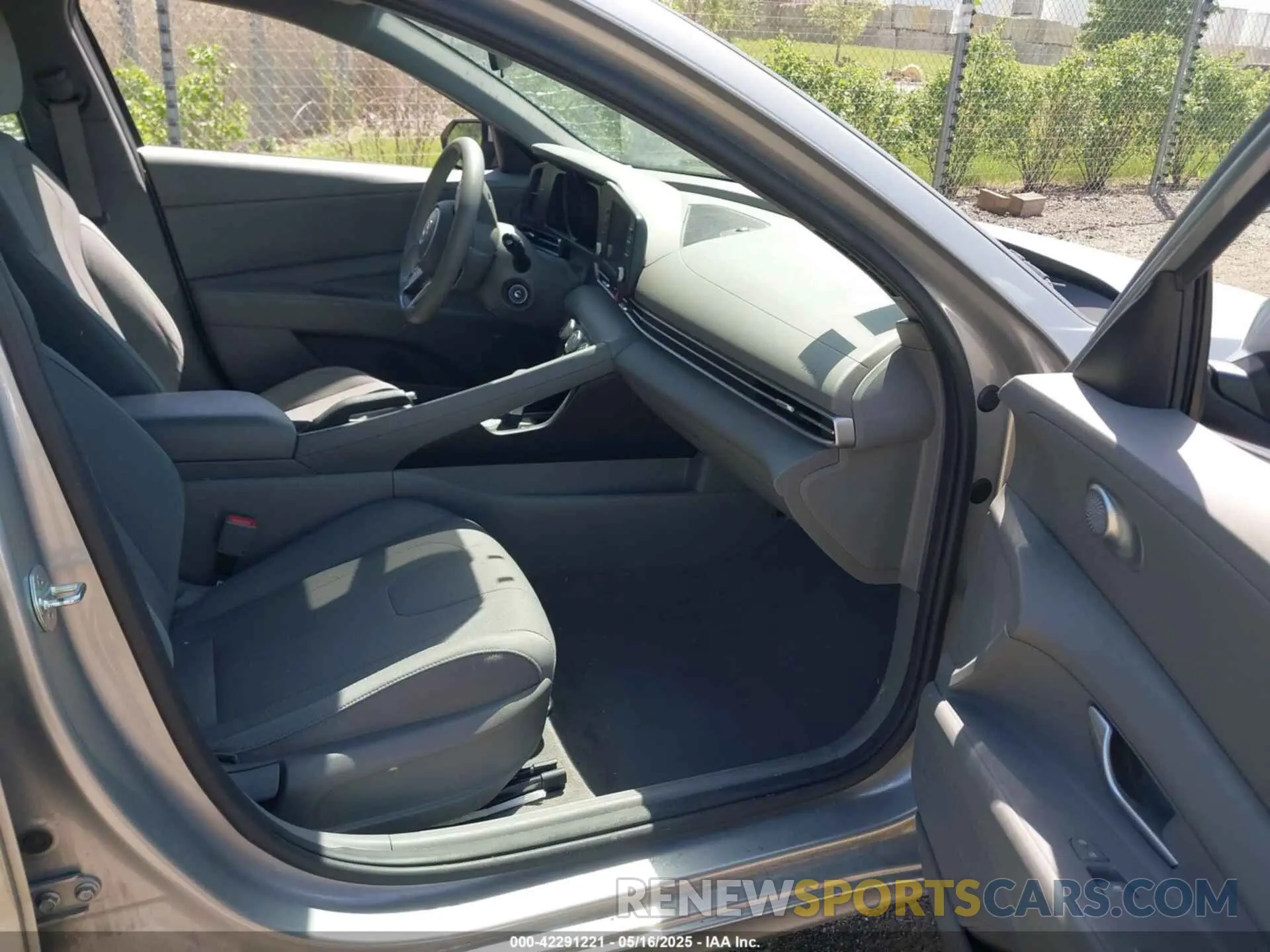 5 Photograph of a damaged car 5NPLL4AG8MH015541 HYUNDAI ELANTRA 2021