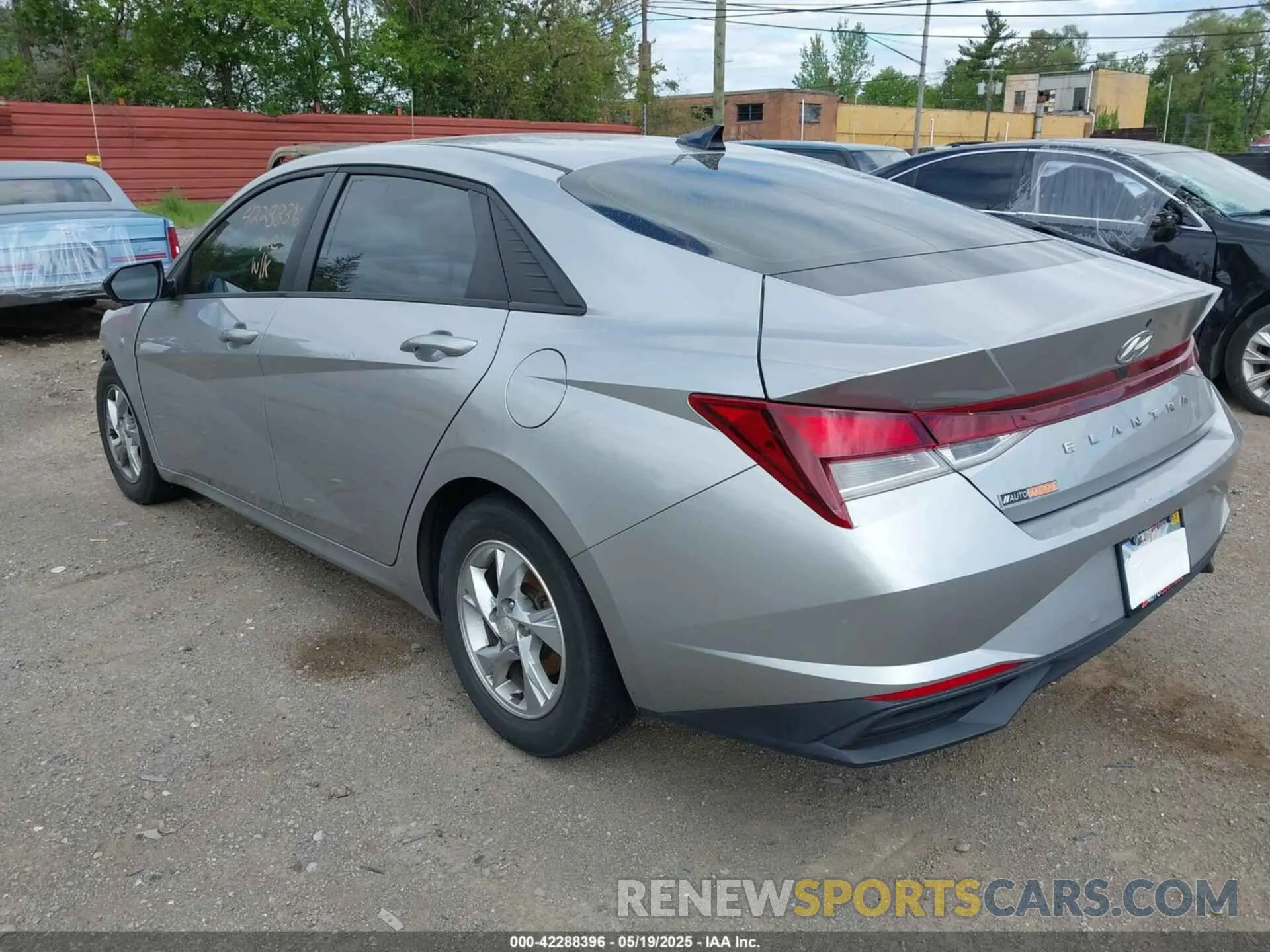 3 Photograph of a damaged car 5NPLL4AG8MH021582 HYUNDAI ELANTRA 2021