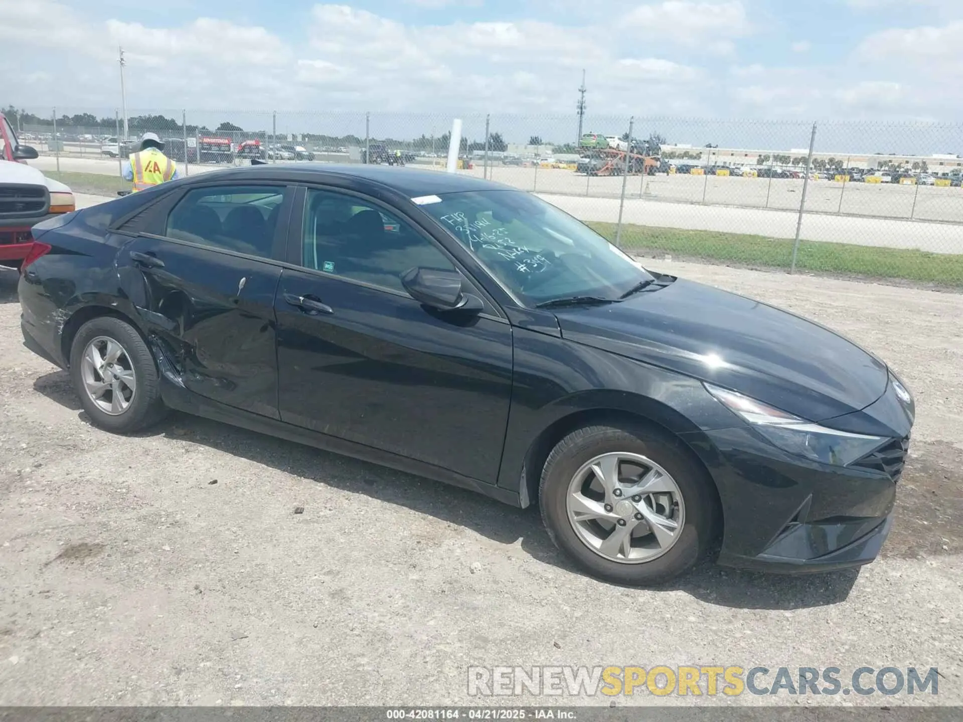 1 Photograph of a damaged car 5NPLL4AG8MH037152 HYUNDAI ELANTRA 2021