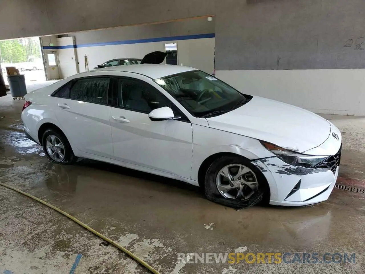4 Photograph of a damaged car 5NPLL4AG8MH049222 HYUNDAI ELANTRA 2021